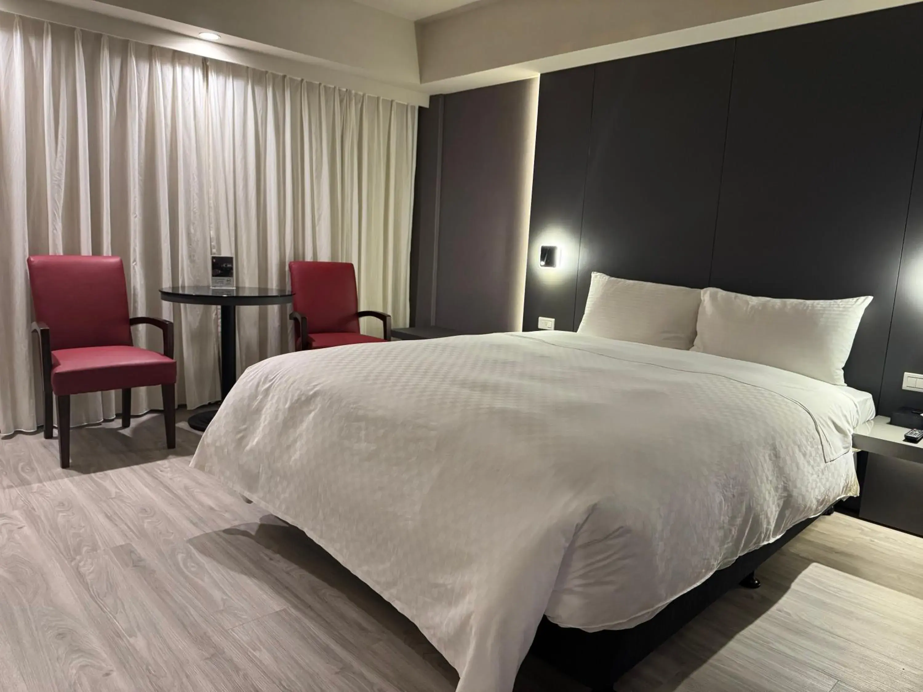 Living room, Bed in Forward Suites Ⅰ Living room, Bed in Forward Suites Ⅰ