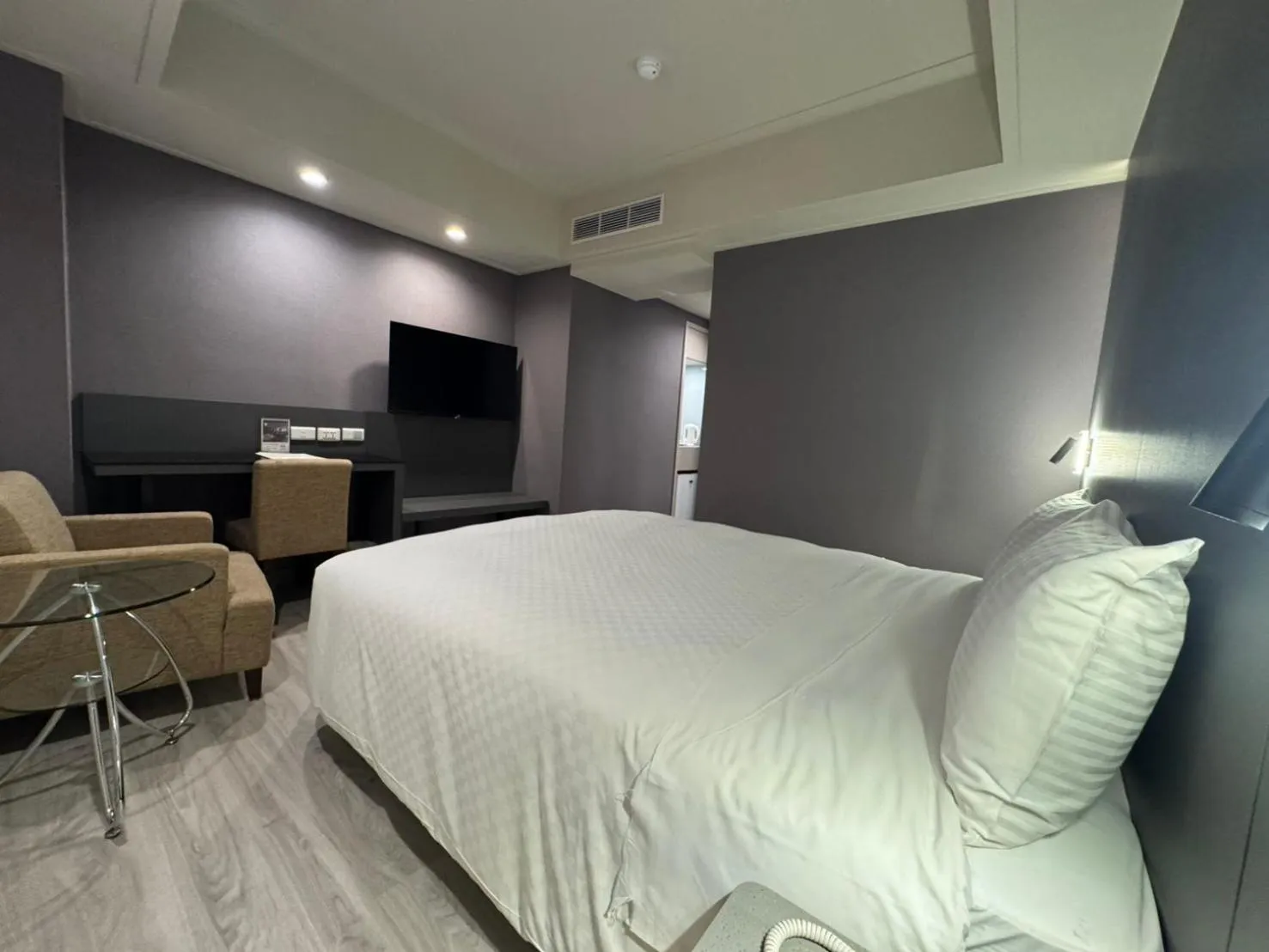 Bed in Forward Suites Ⅰ