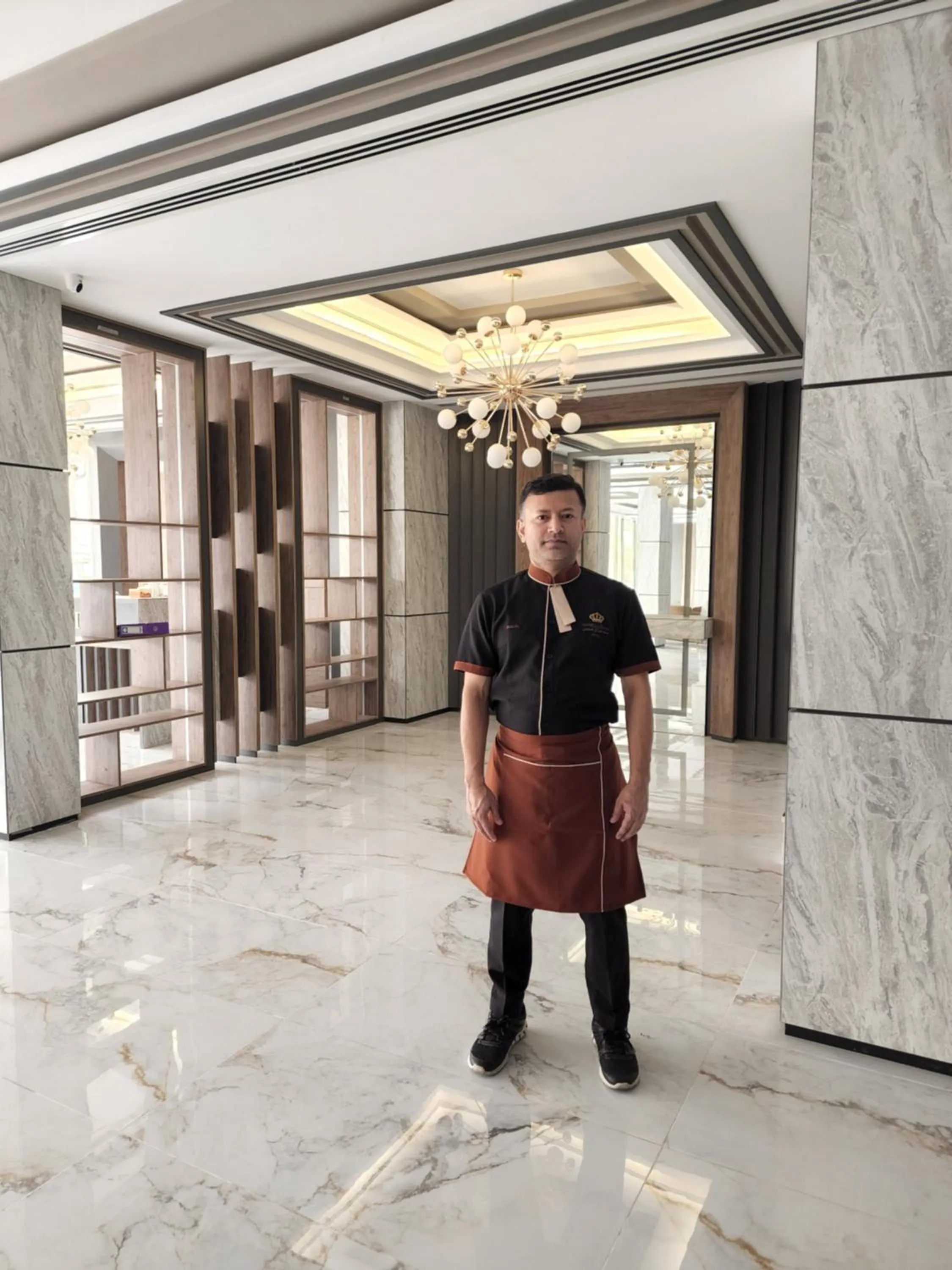 Restaurant/places to eat in Imperial Suites Hotel