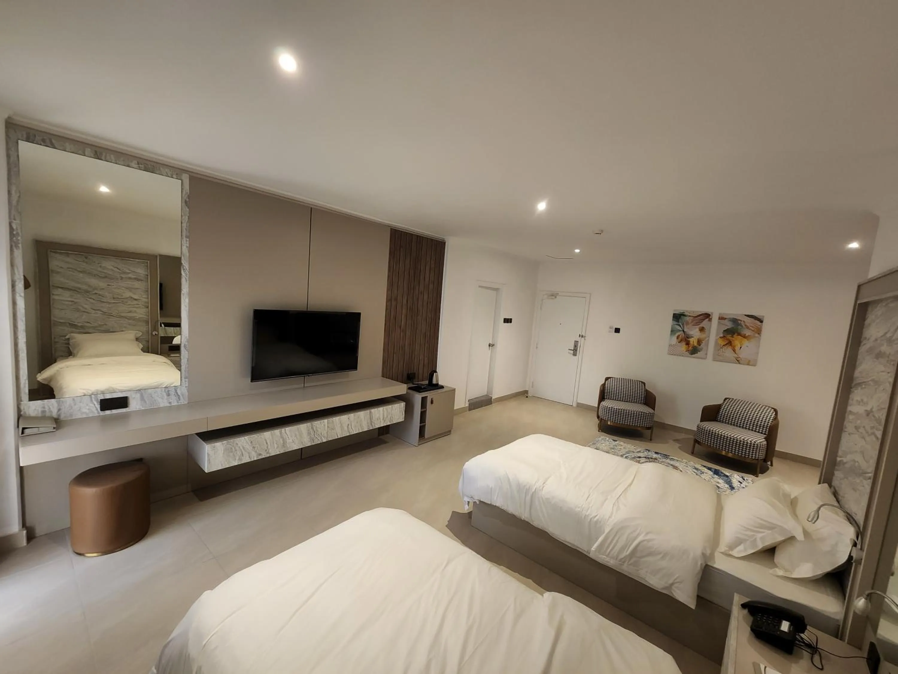 Photo of the whole room, Bed in Imperial Suites Hotel