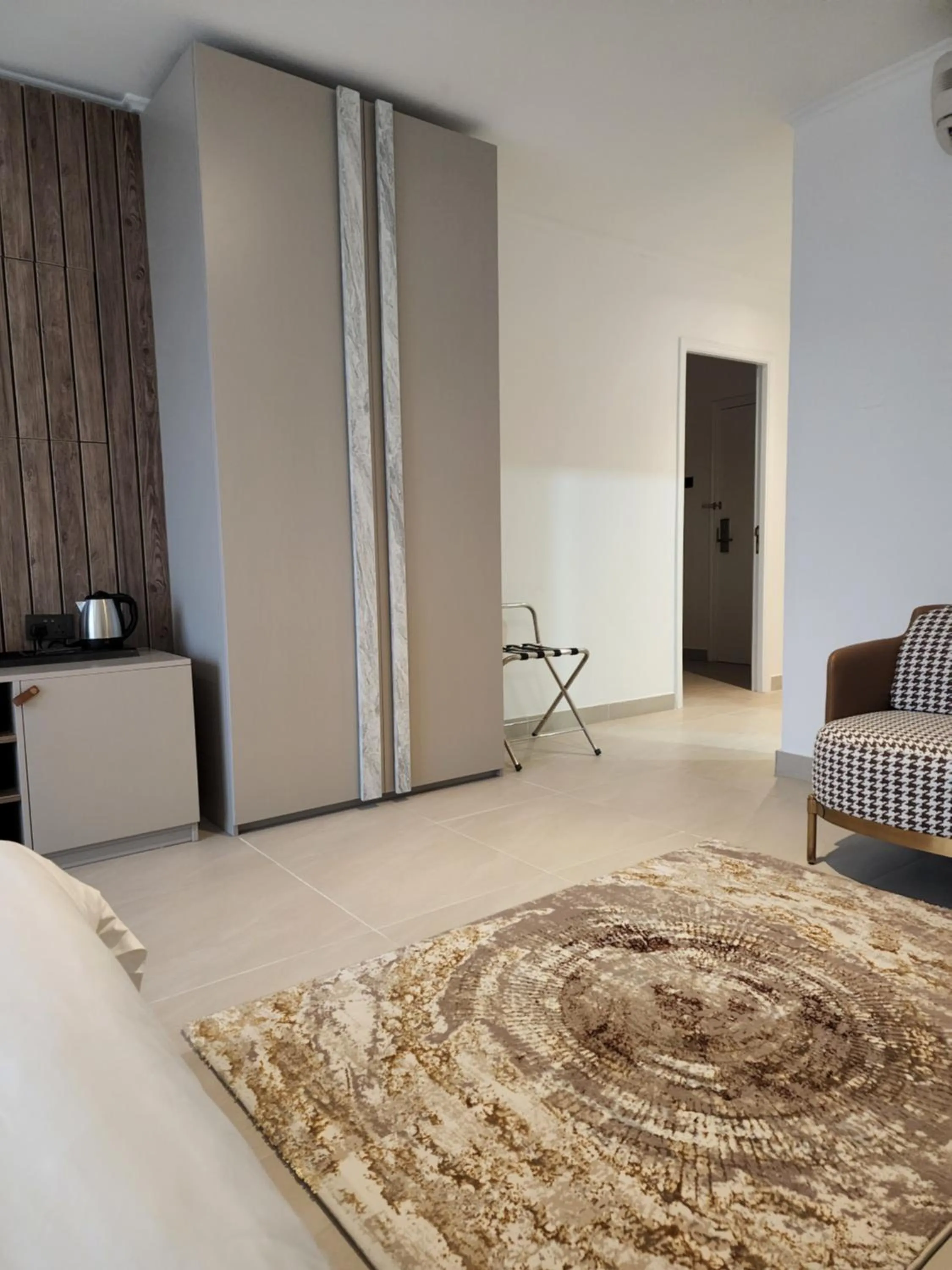 Seating area in Imperial Suites Hotel