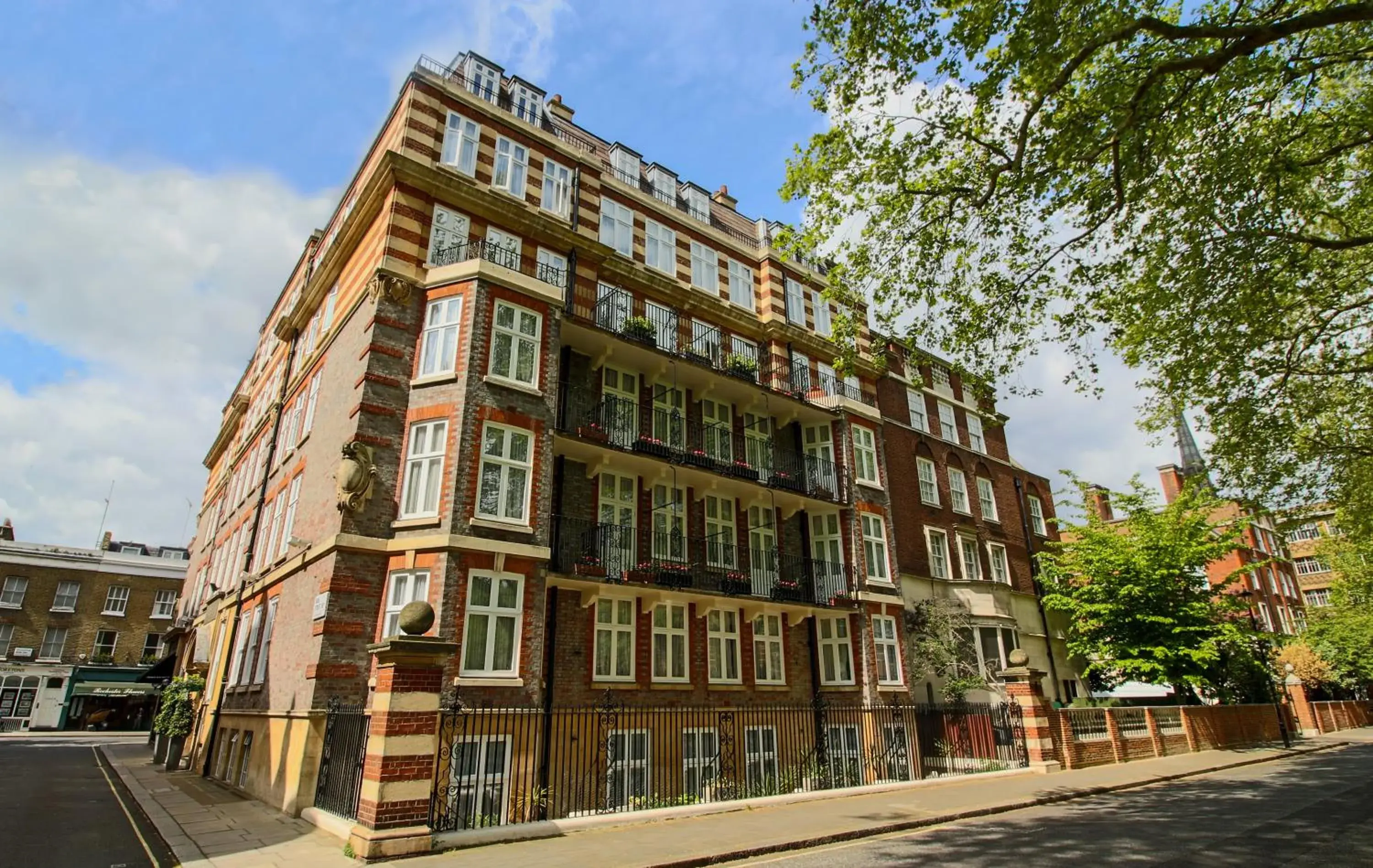 Property building in Rochester Hotel by Blue Orchid Property building in Rochester Hotel by Blue Orchid