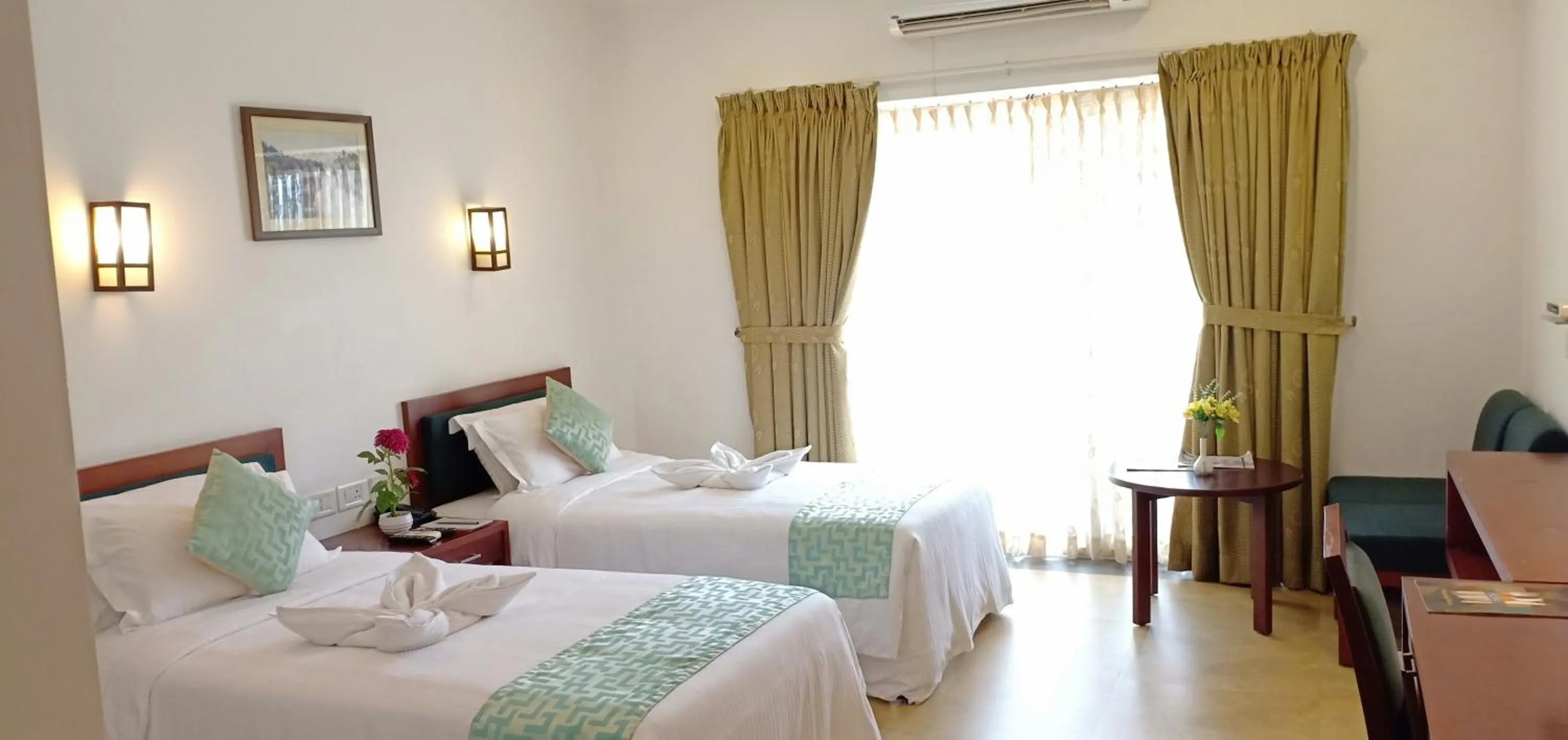 Photo of the whole room, Bed in Green Fields Kumarakom