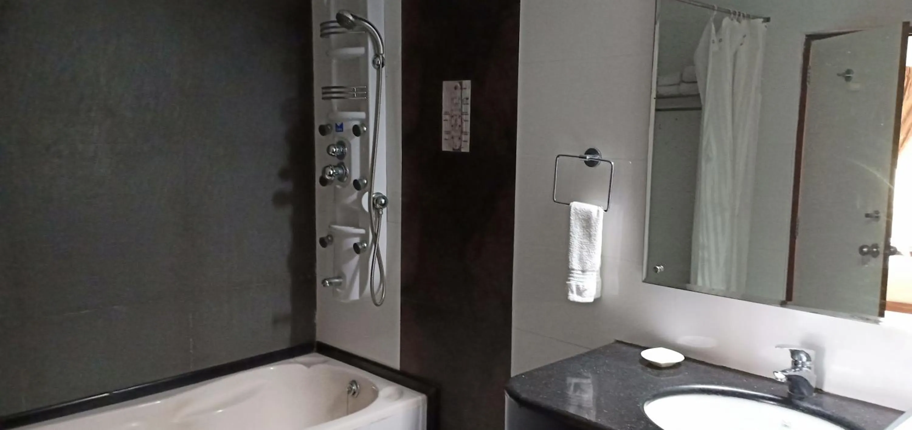 Bathroom in Green Fields Kumarakom