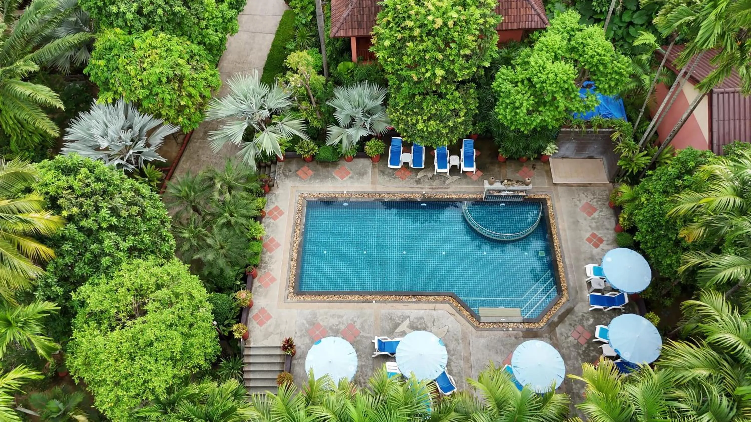 Swimming pool in Baan Vanida Garden Resort