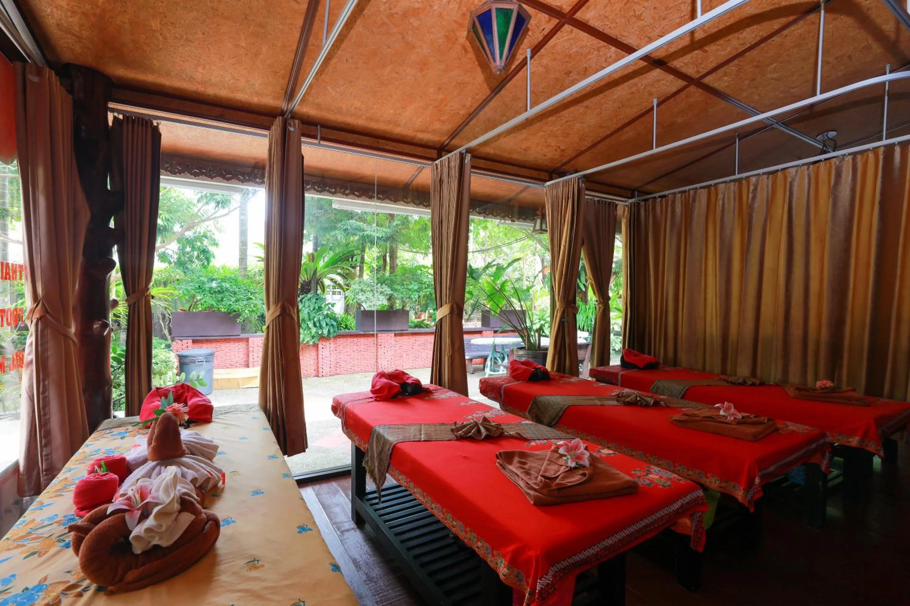 Massage, Bed in Baan Vanida Garden Resort