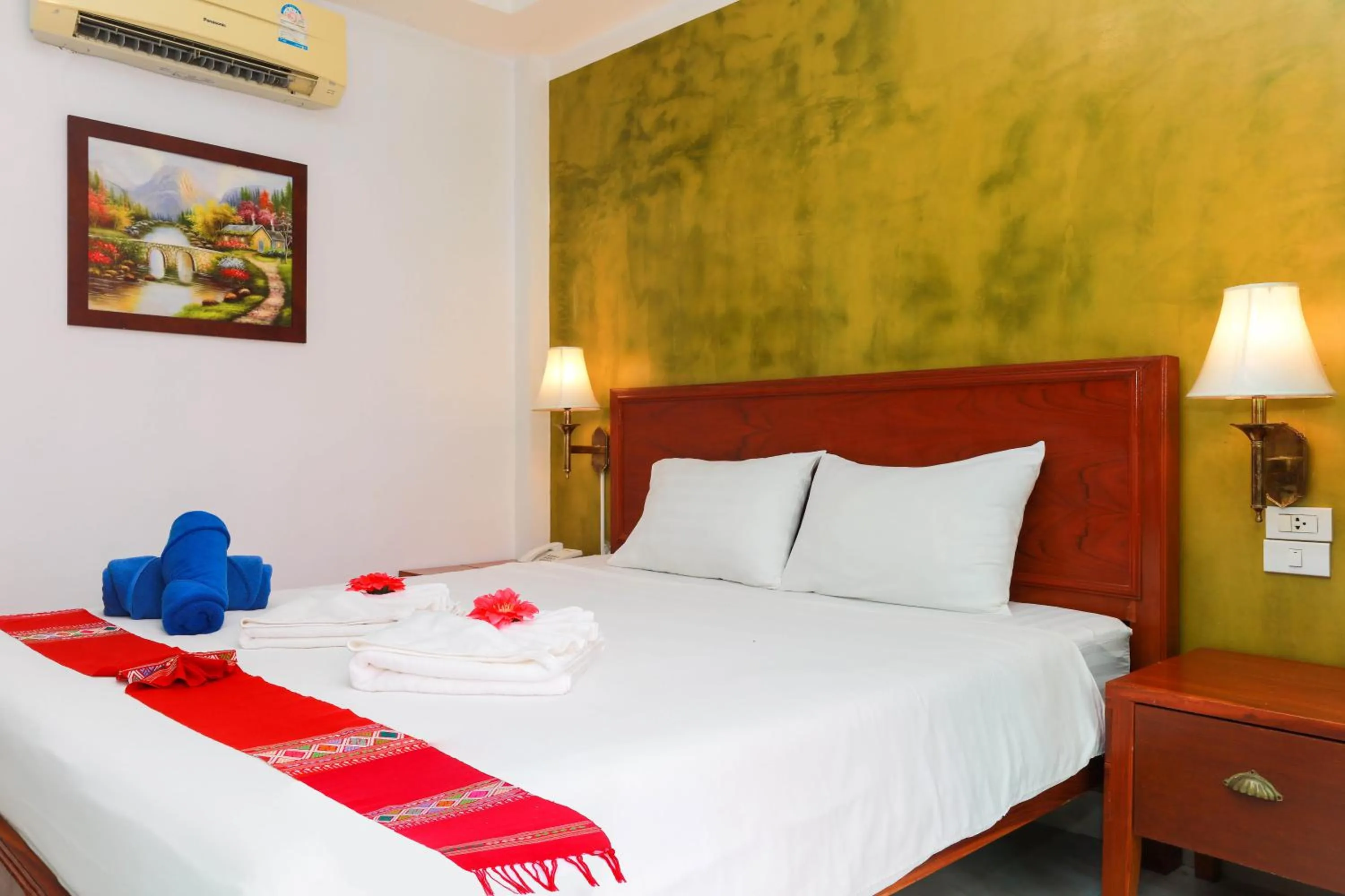 Bed in Baan Vanida Garden Resort