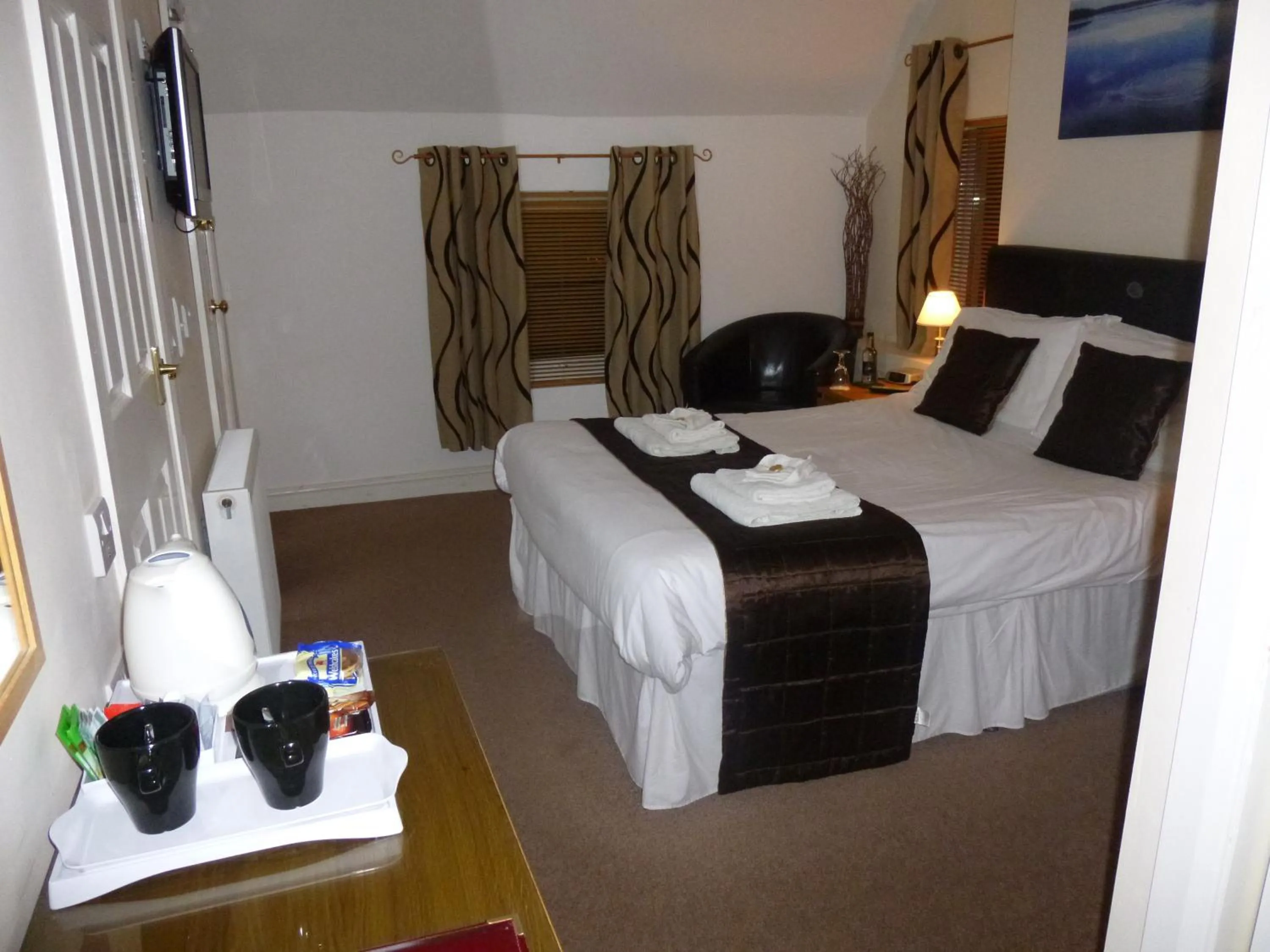 Bedroom, Bed in The Manian