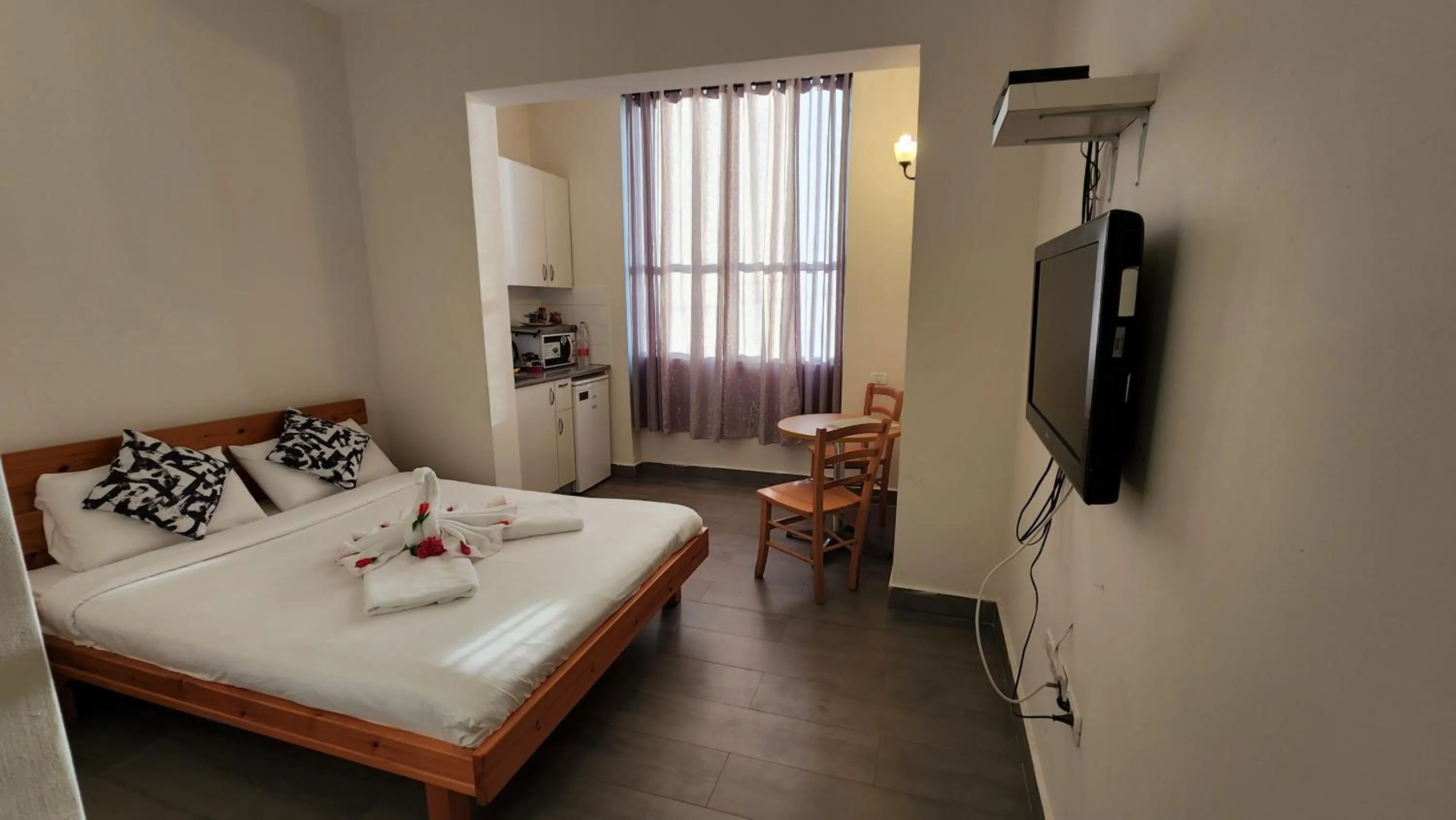 TV and multimedia, Bed in David Hameleh House