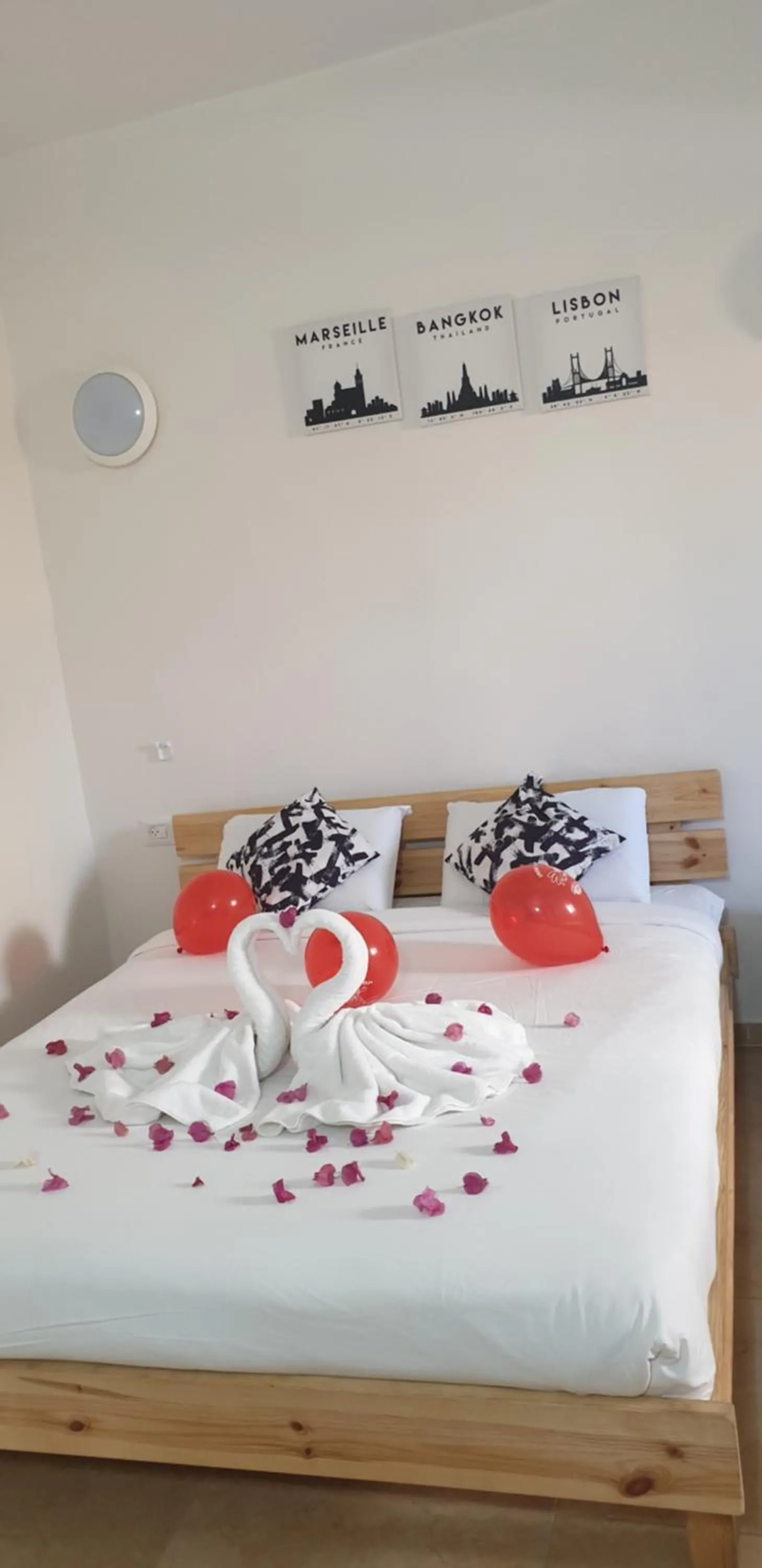 Bed in David Hameleh House