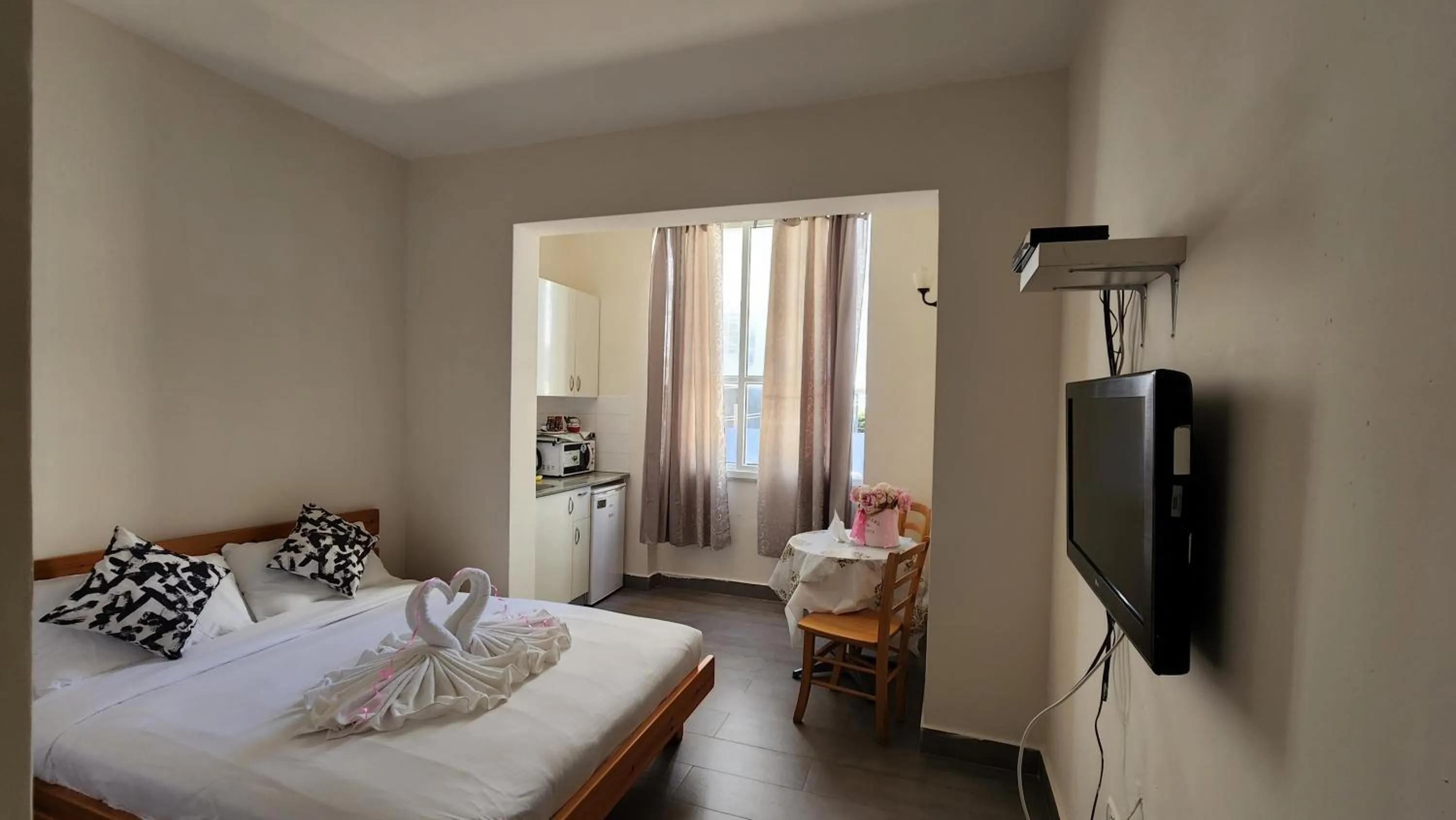 Bed in David Hameleh House