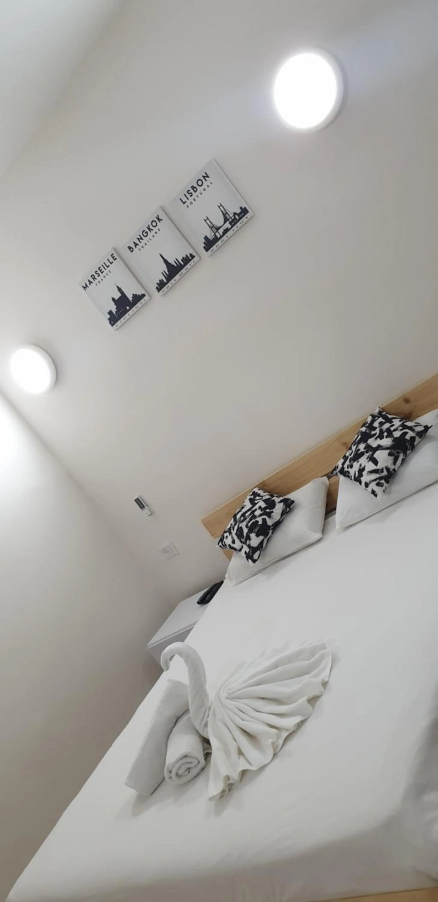 Bed in David Hameleh House