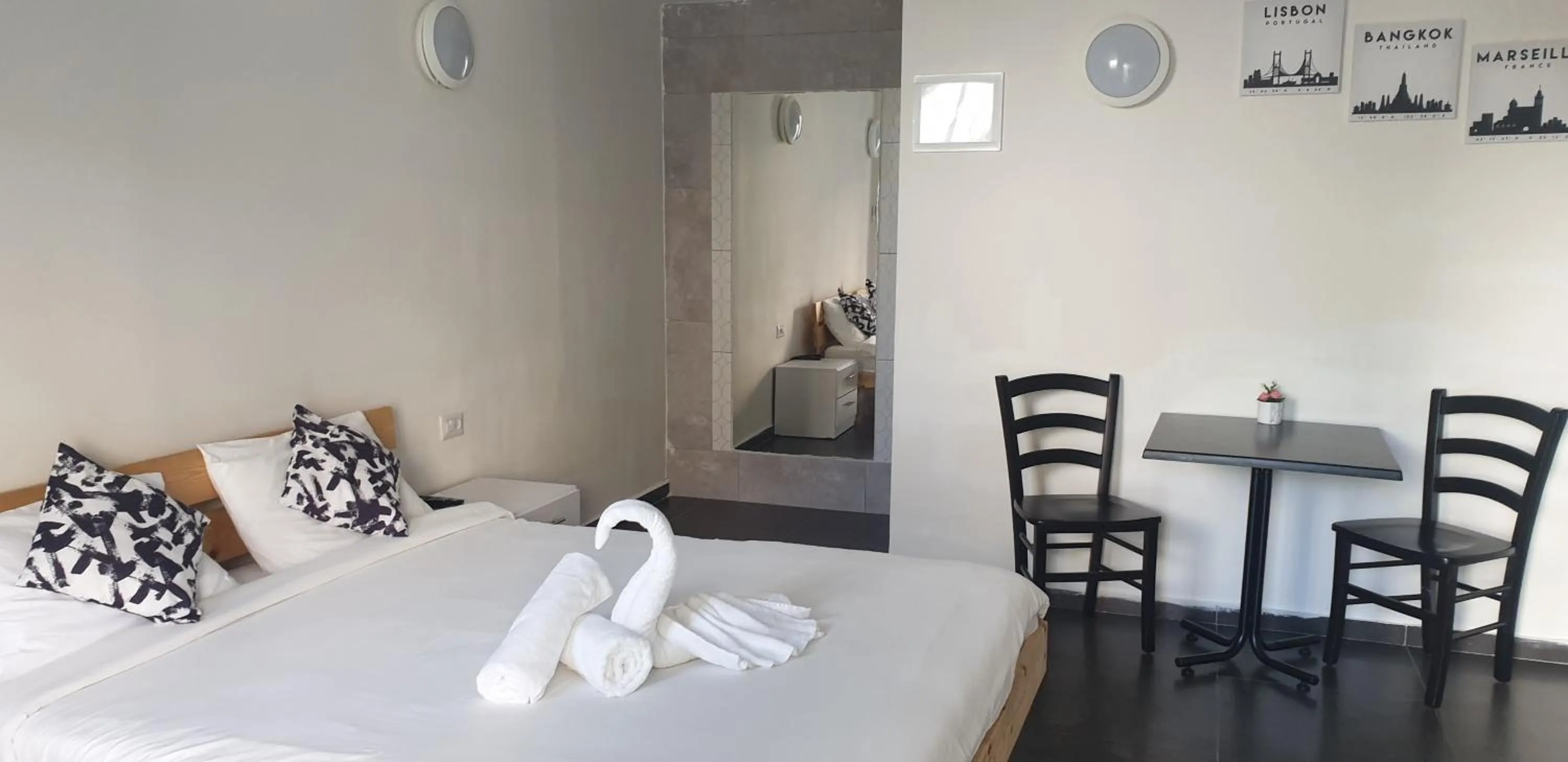 Bed in David Hameleh House