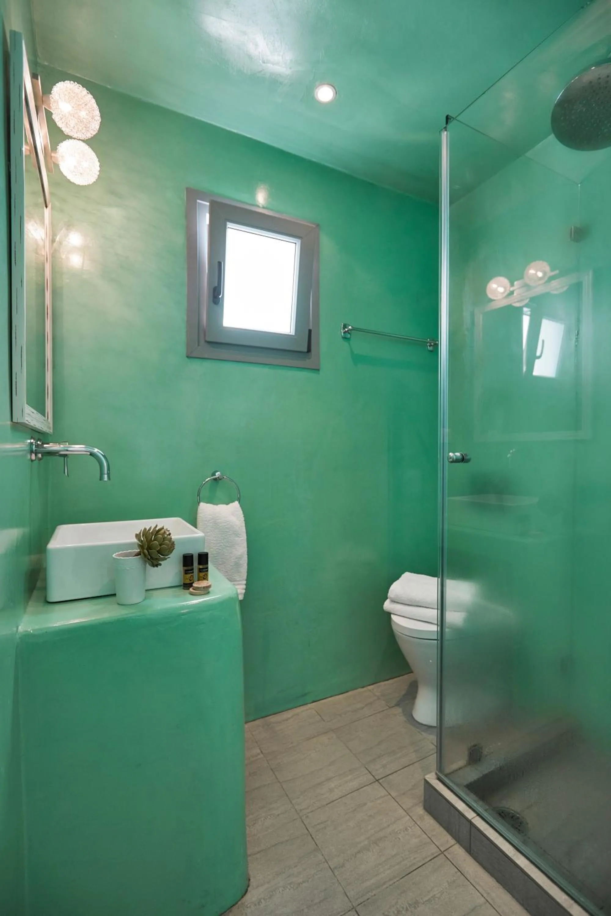 Shower in Senses Boutique Hotel