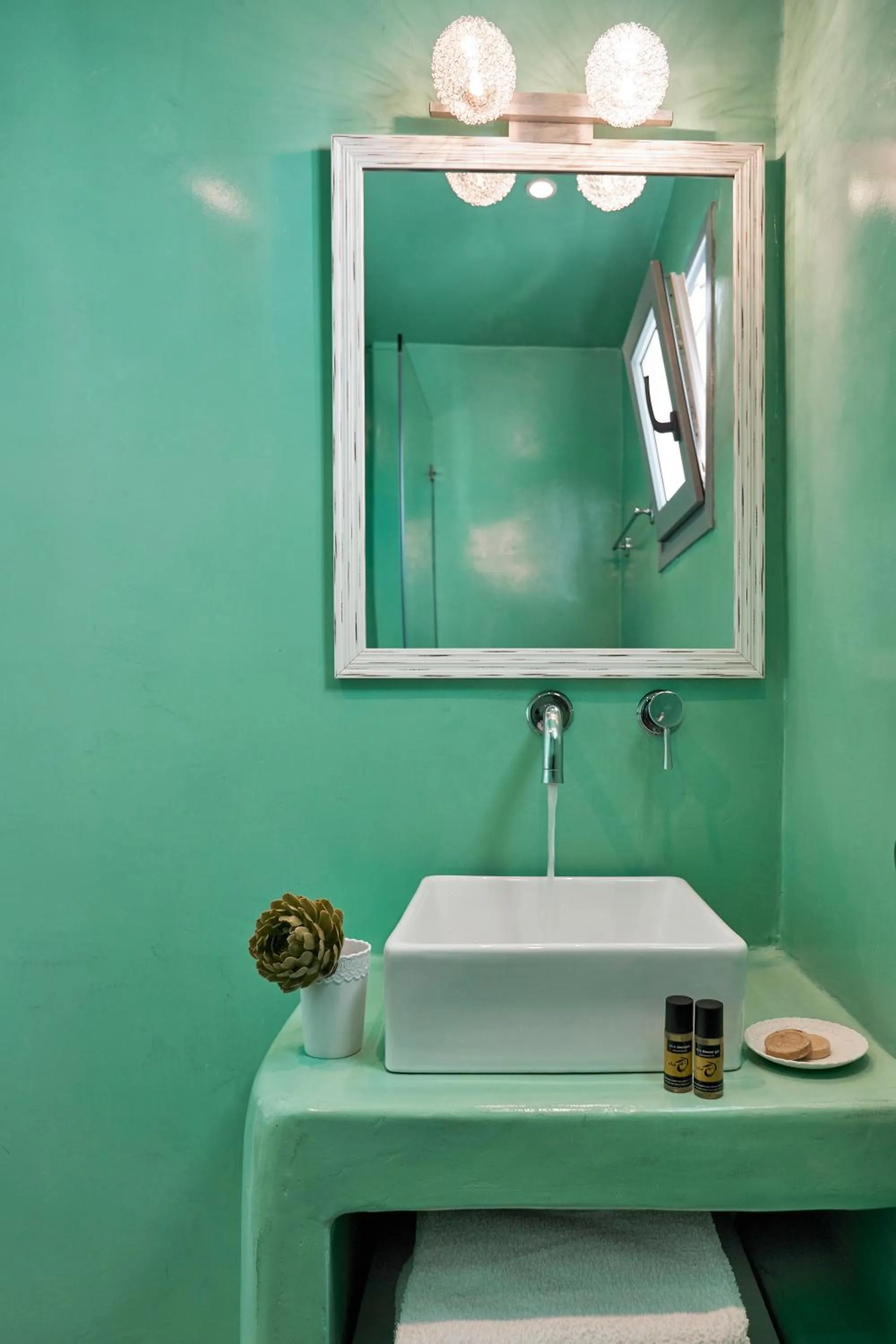 Shower in Senses Boutique Hotel