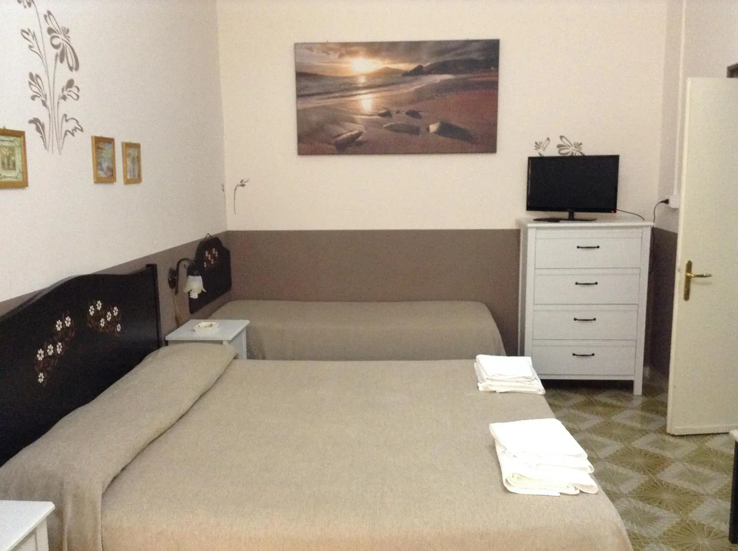 Triple Room - single occupancy in Il Mandorlo Triple Room - single occupancy in Il Mandorlo