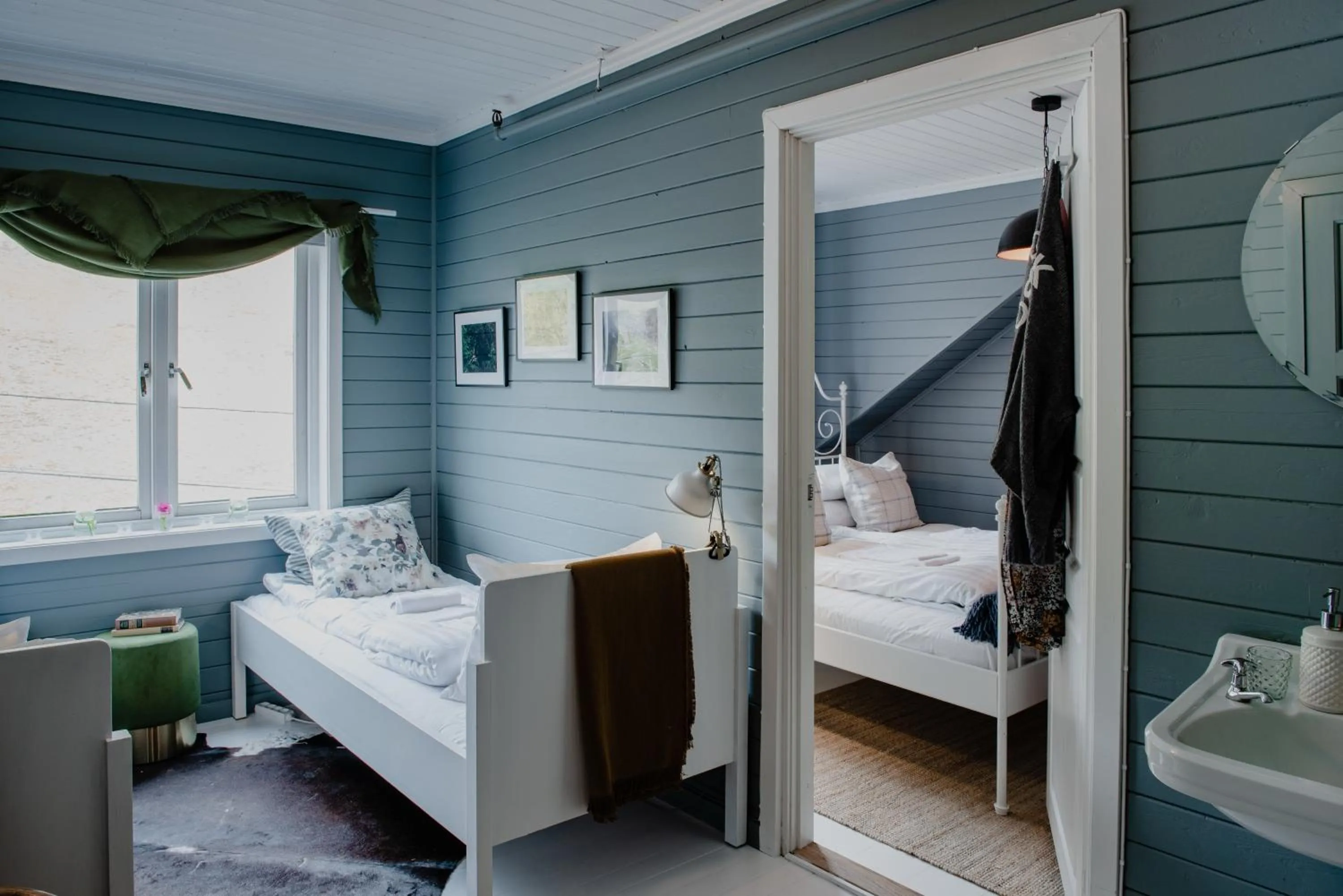 Bedroom, Bed in Fjærland Fjordstove Hotell - Huseby Hotelldrift AS