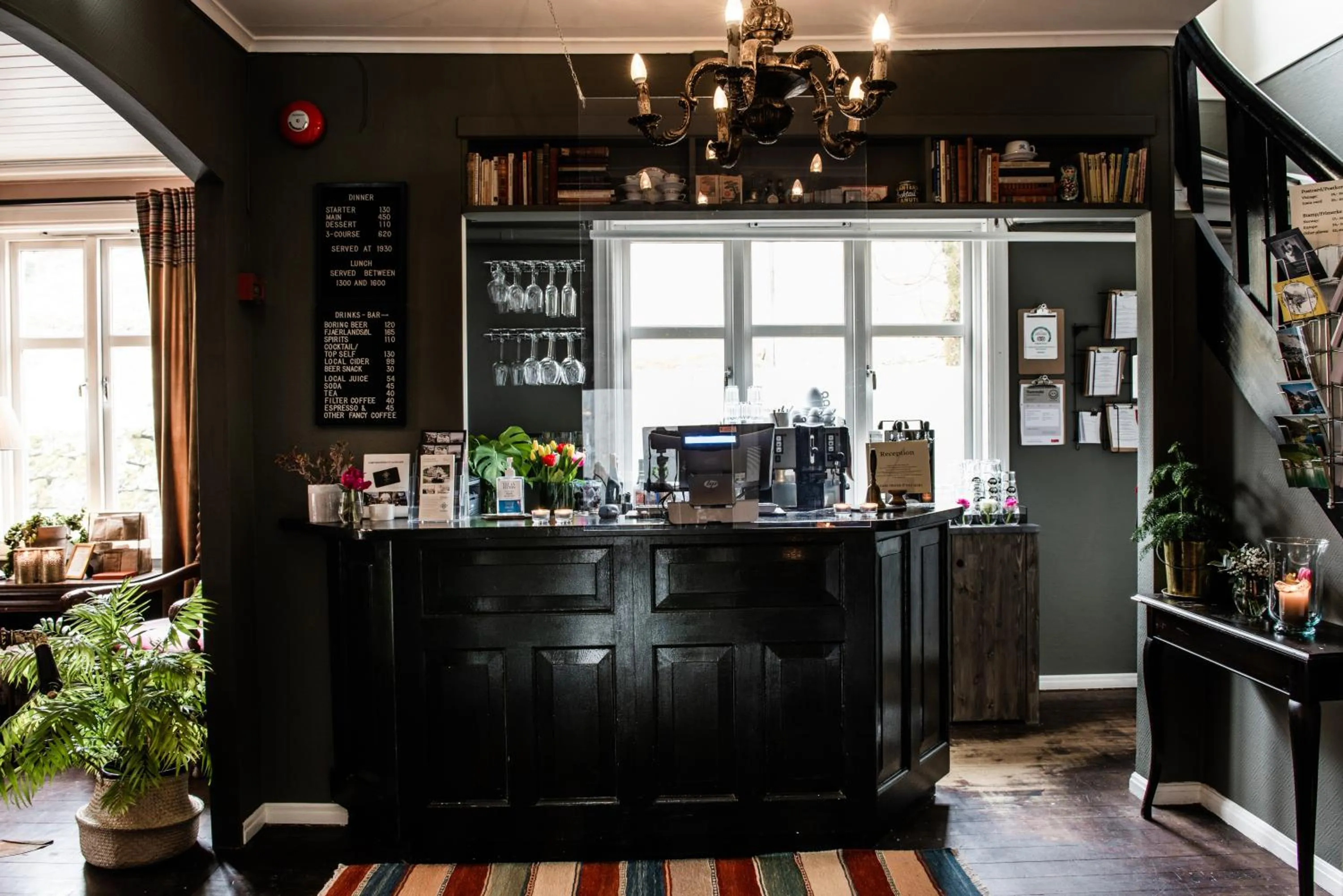 Lobby or reception in Fjærland Fjordstove Hotell - Huseby Hotelldrift AS