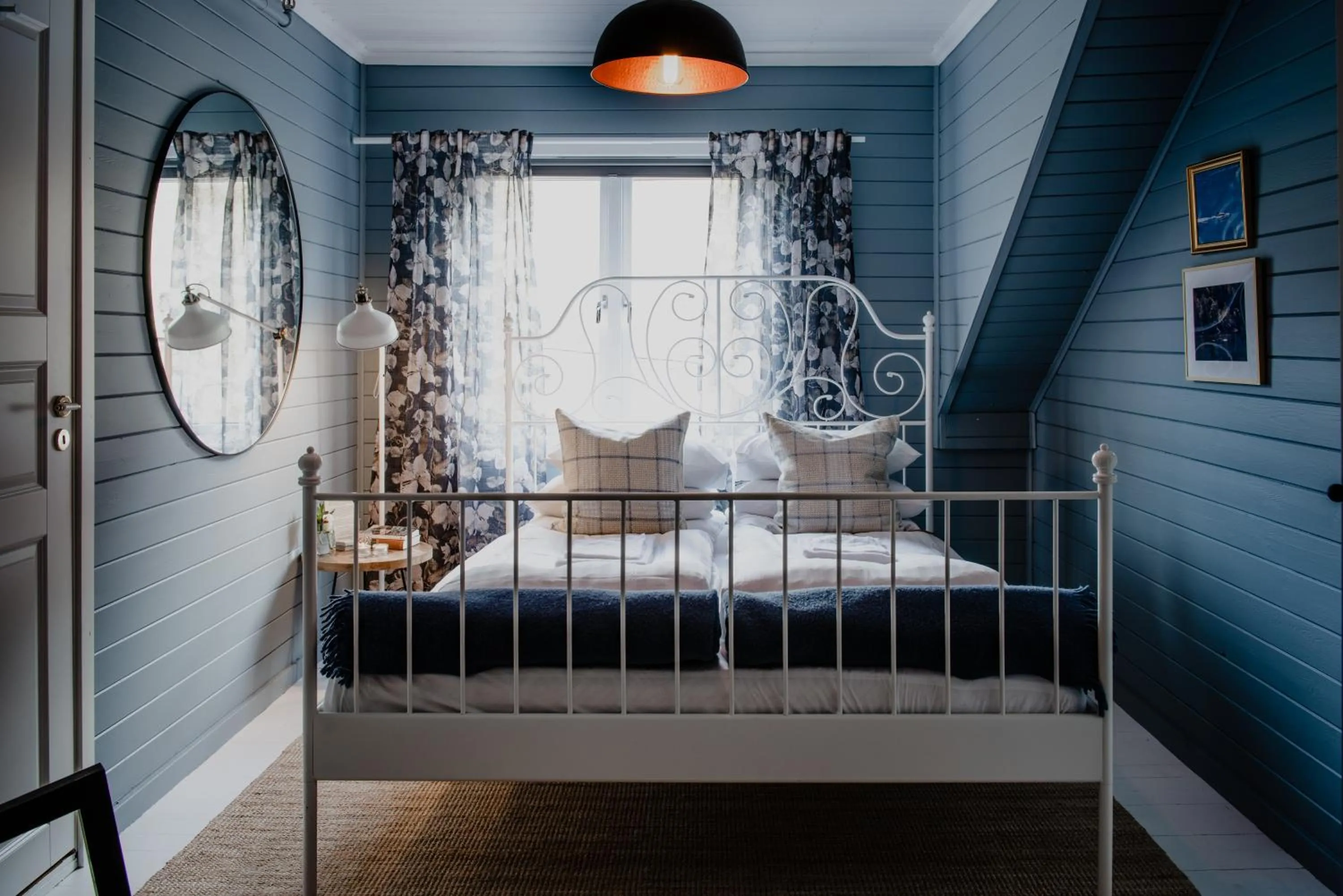 Bedroom, Bed in Fjærland Fjordstove Hotell - Huseby Hotelldrift AS