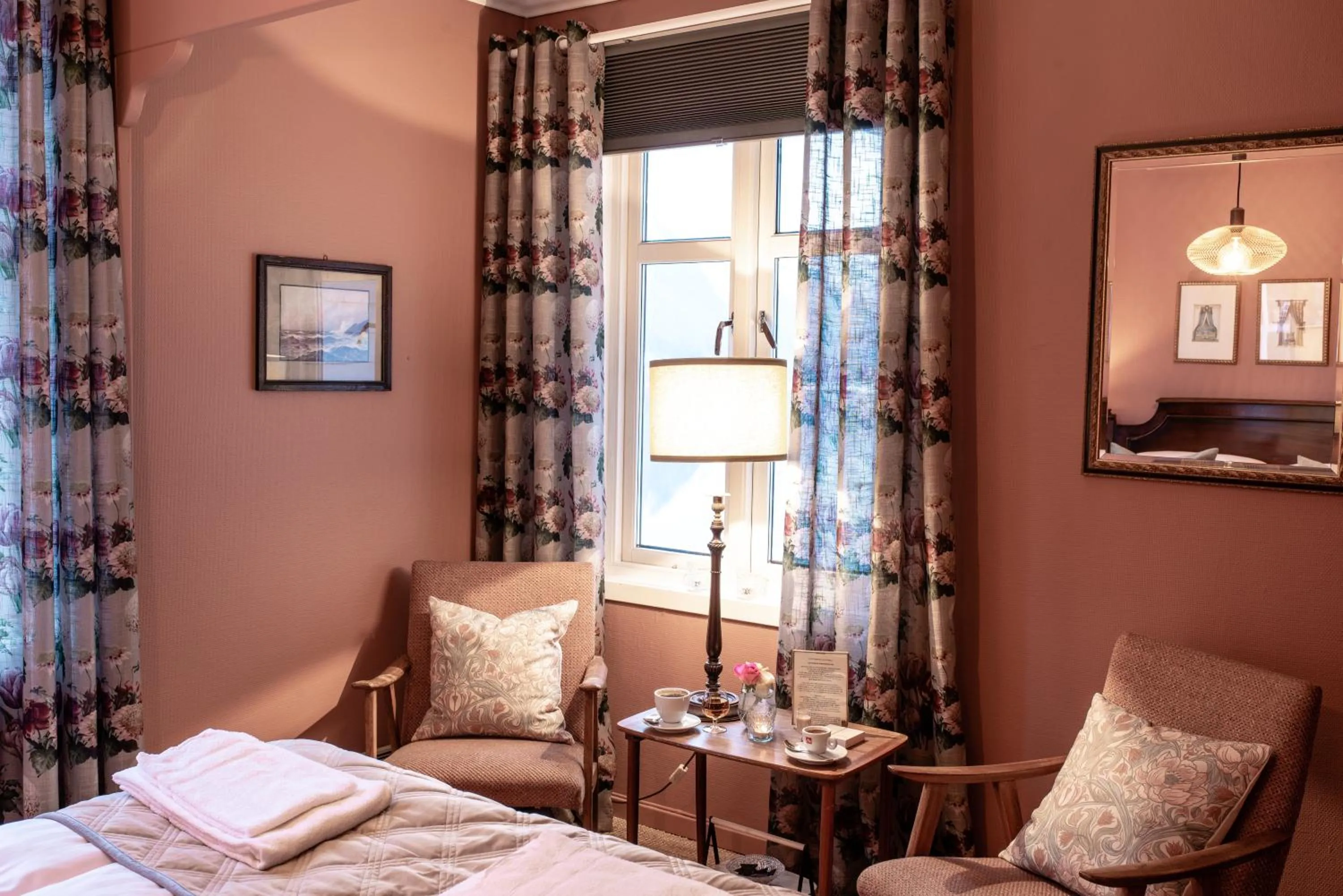 Bedroom, Bed in Fjærland Fjordstove Hotell - Huseby Hotelldrift AS