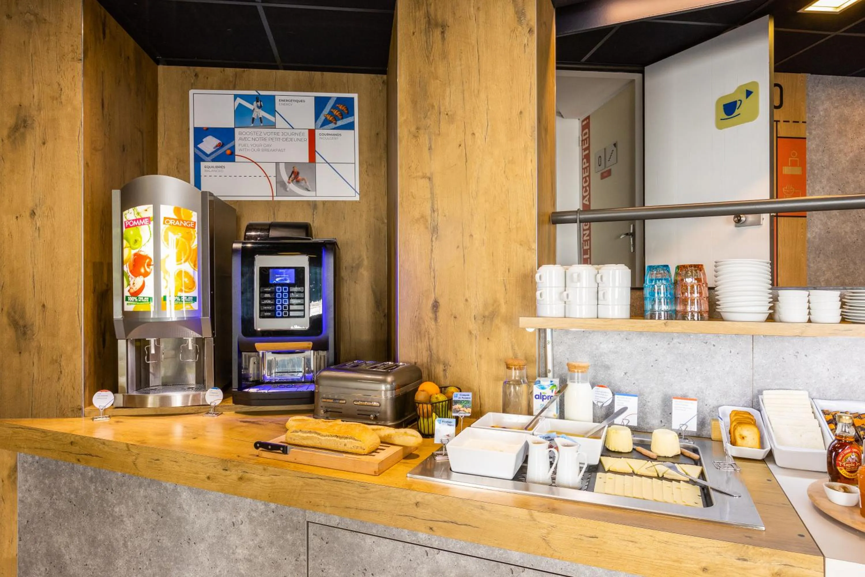 Food and drinks in ibis budget Angoulême Centre