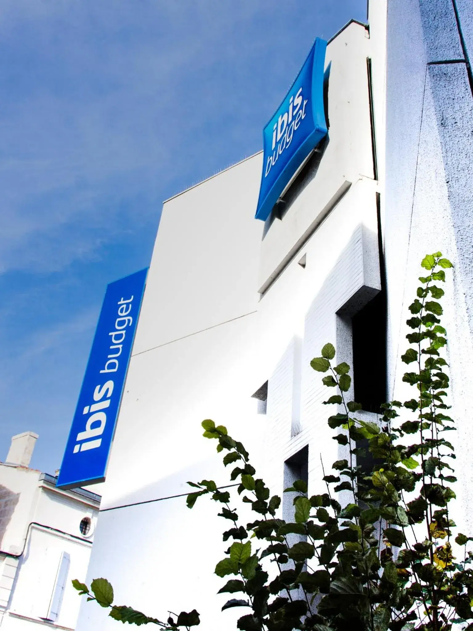 Facade/entrance in ibis budget Angoulême Centre Facade/entrance in ibis budget Angoulême Centre