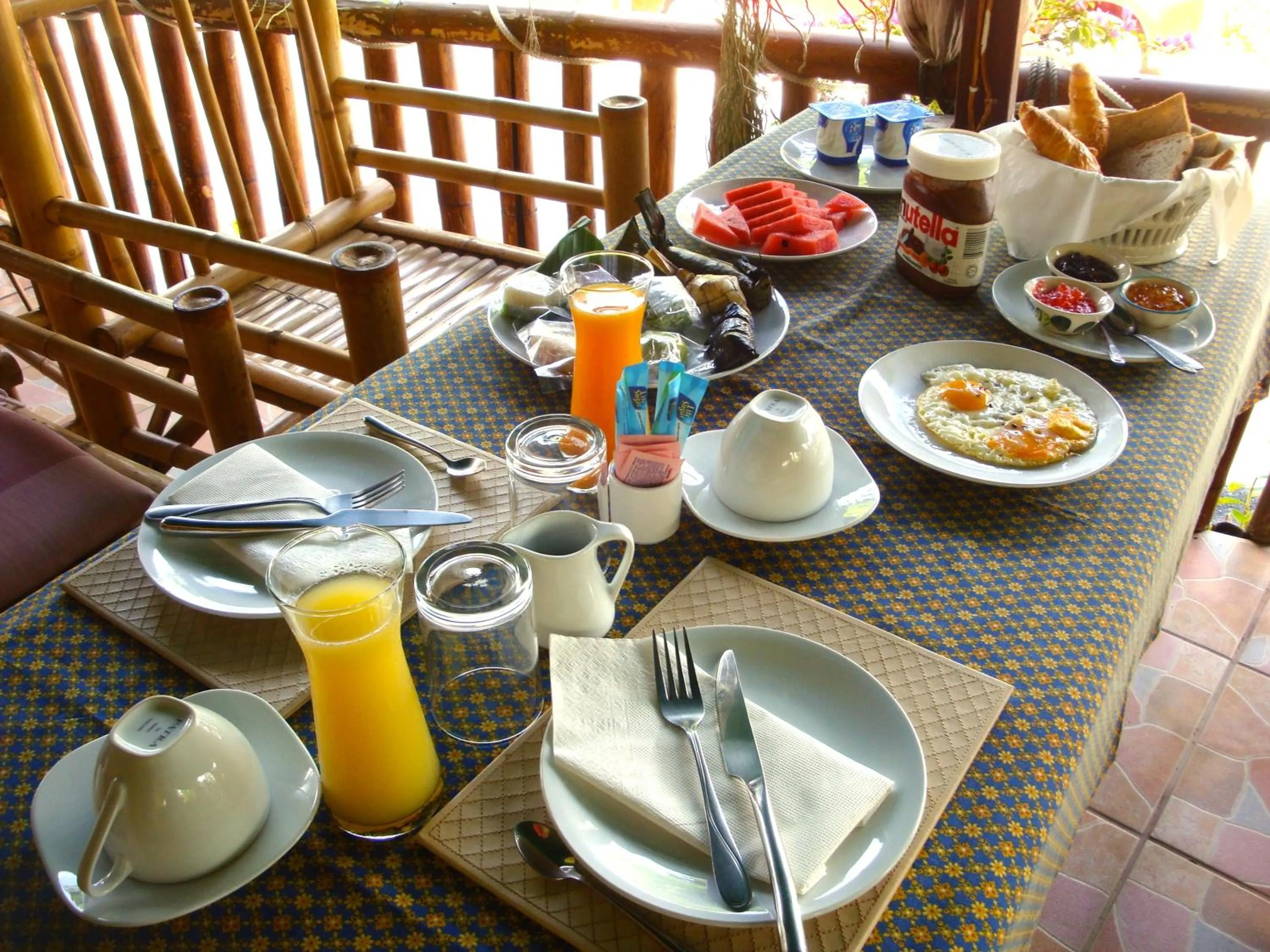 Food and drinks in Similan Hotel