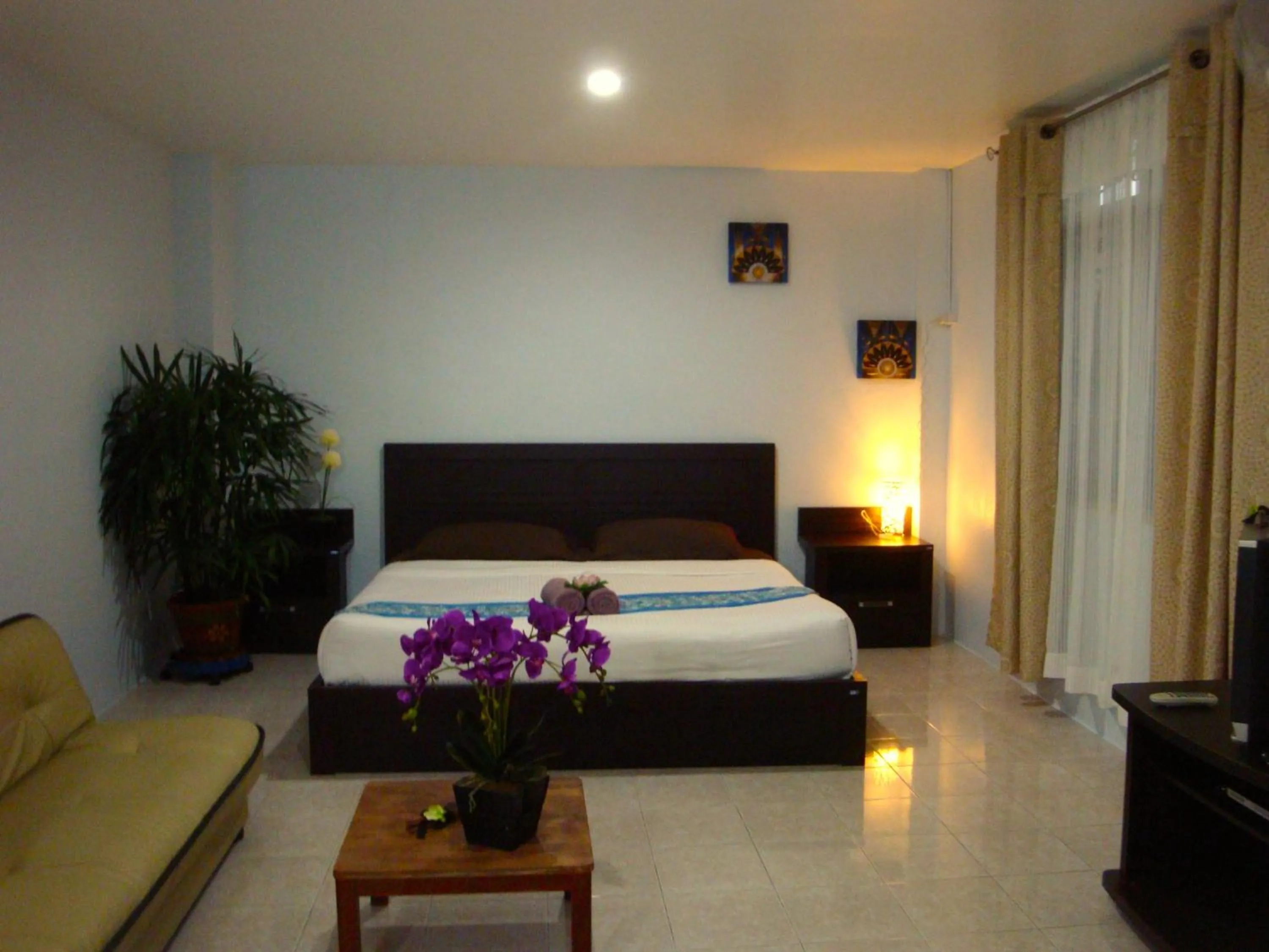 Bed in Similan Hotel