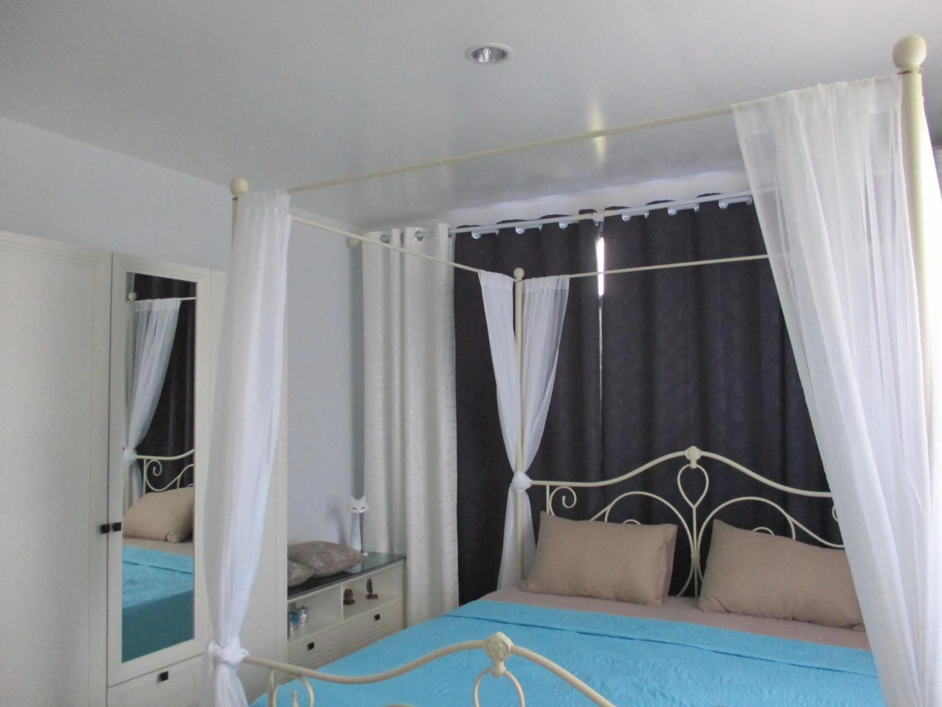 Bed in Similan Hotel
