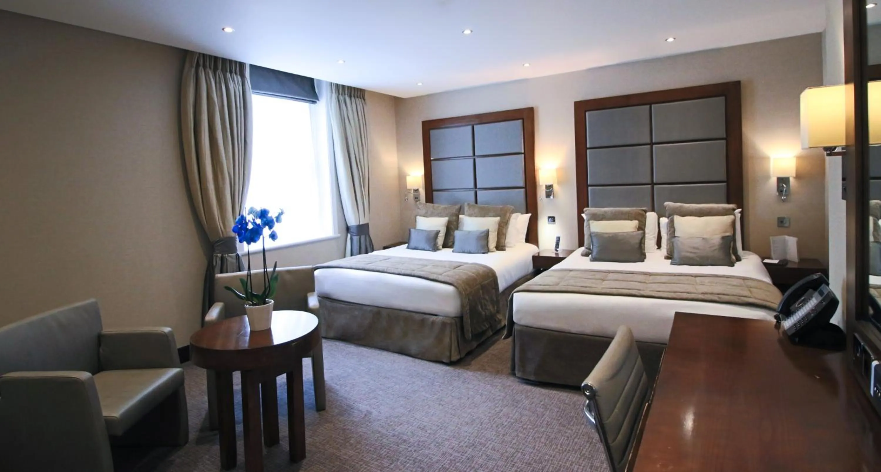 Bedroom, Bed in Wellington Hotel by Blue Orchid