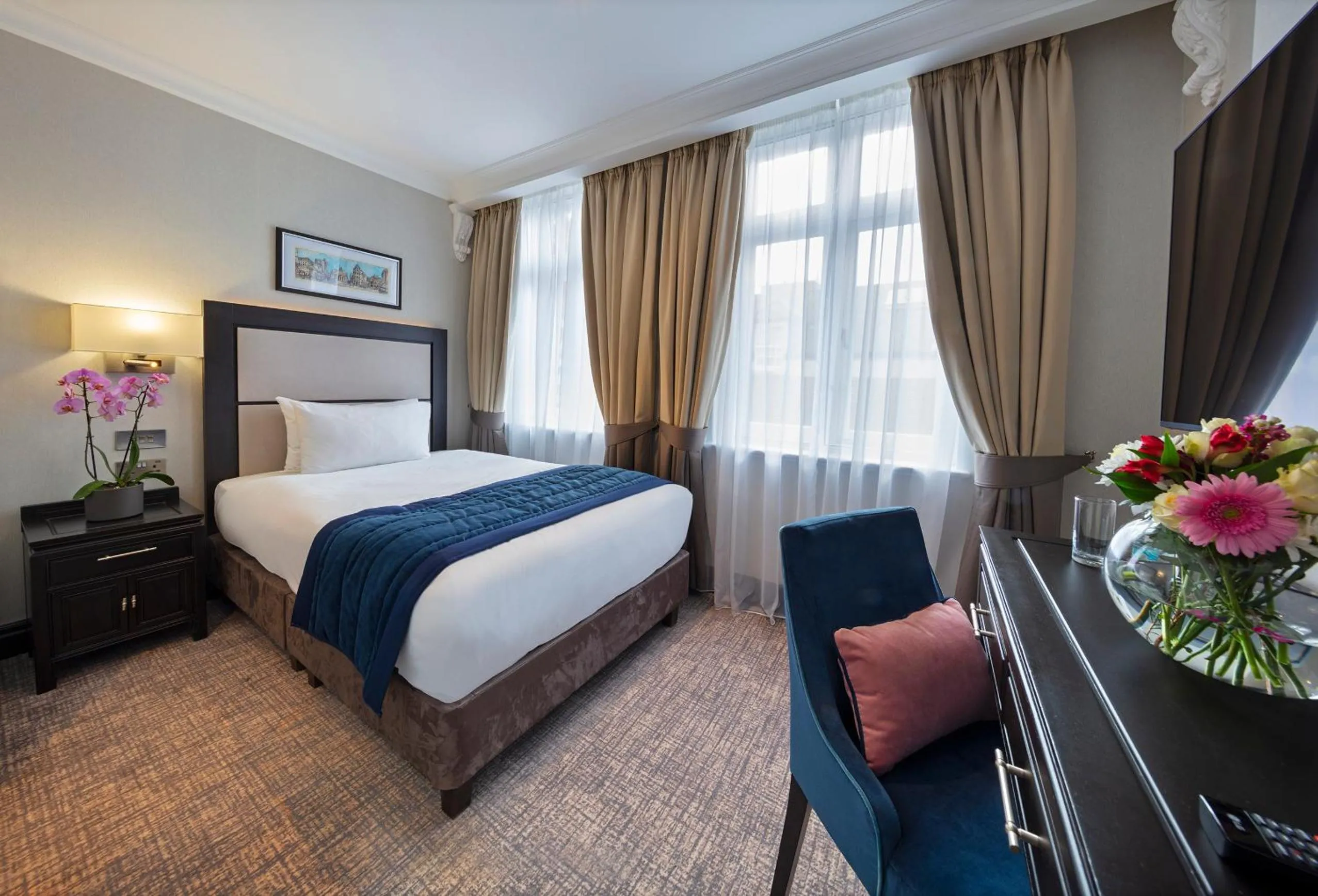 Bedroom, Bed in Wellington Hotel by Blue Orchid