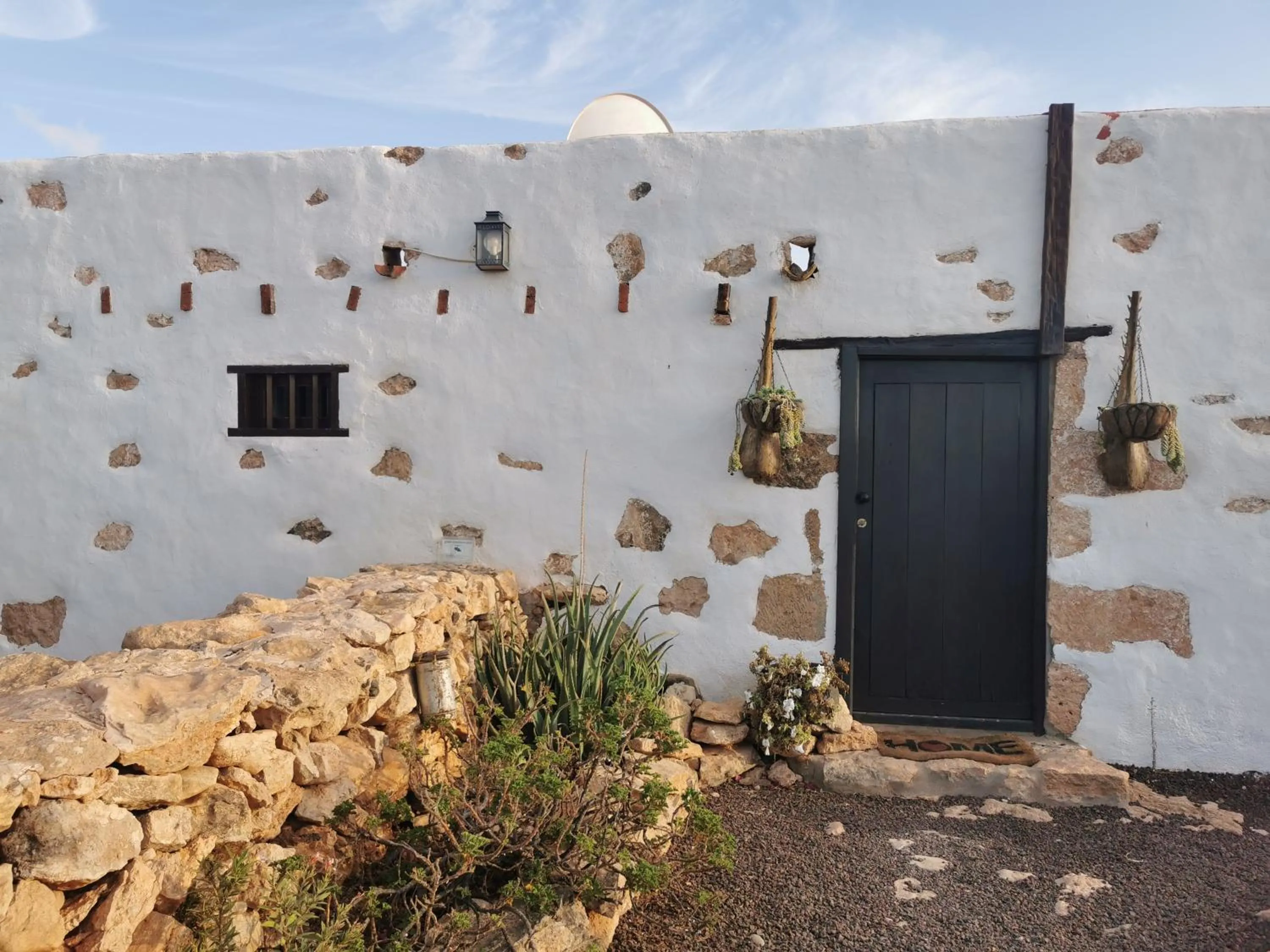 Facade/entrance in Villa Cecilio