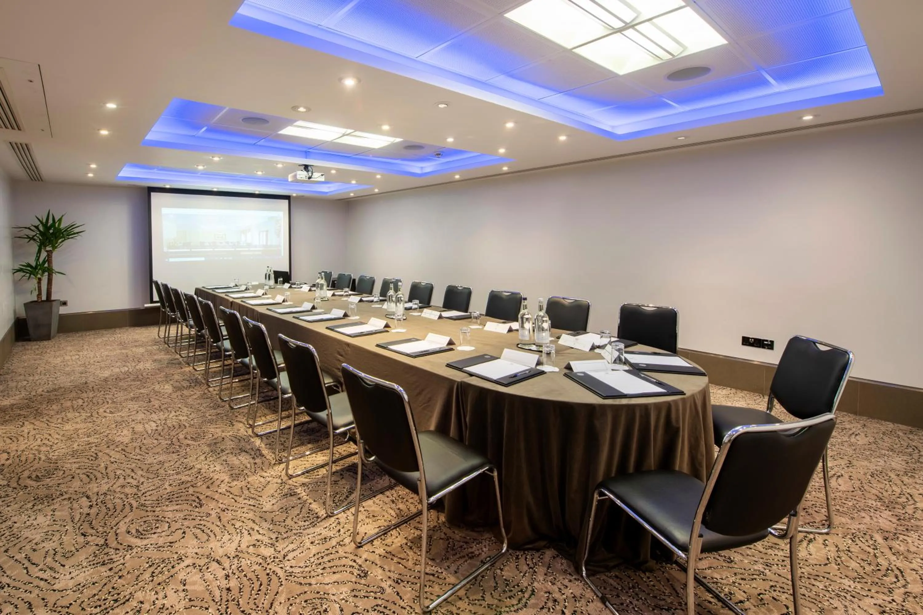 Meeting/conference room in Gem Langham Court Hotel