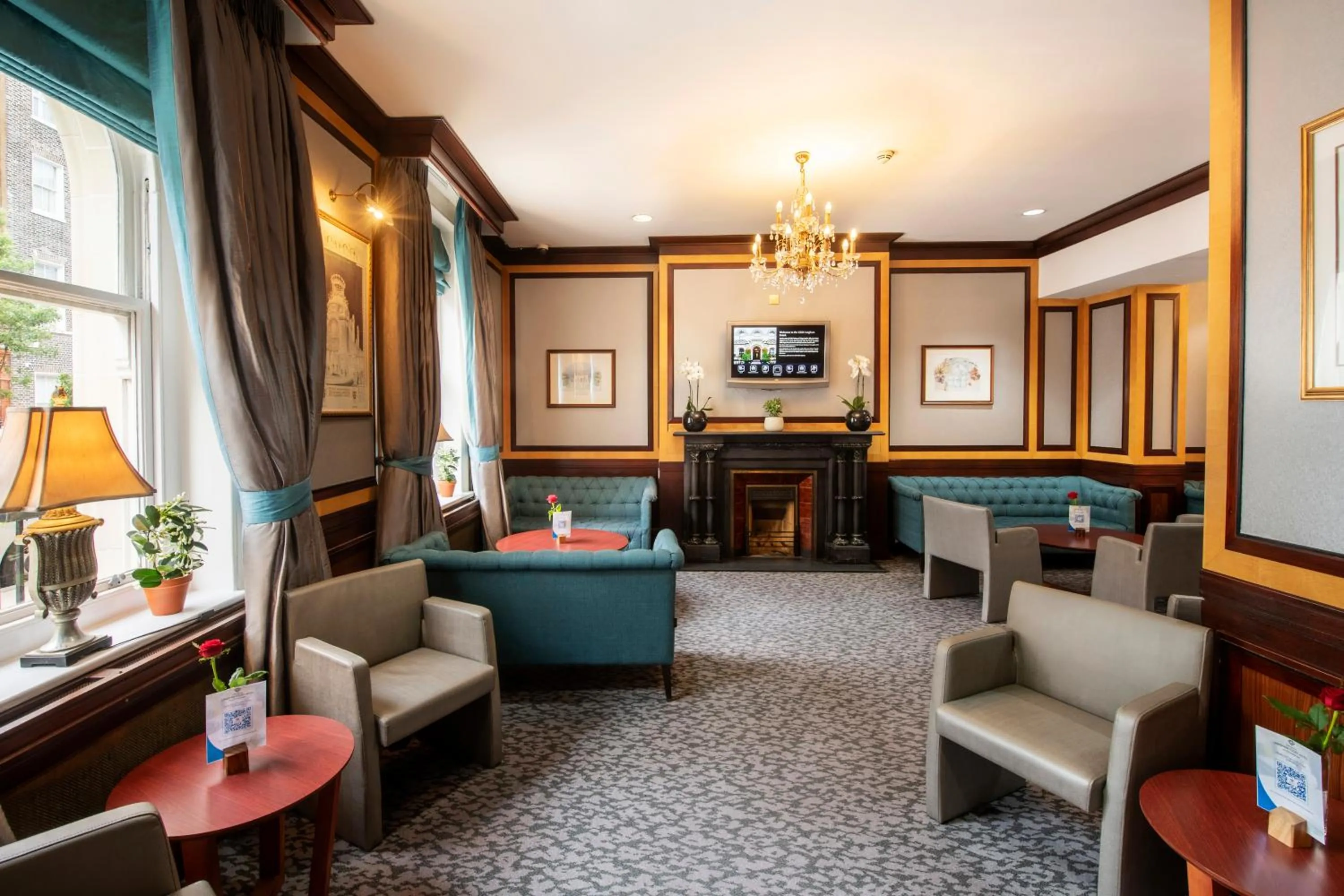 Lounge or bar in Gem Langham Court Hotel