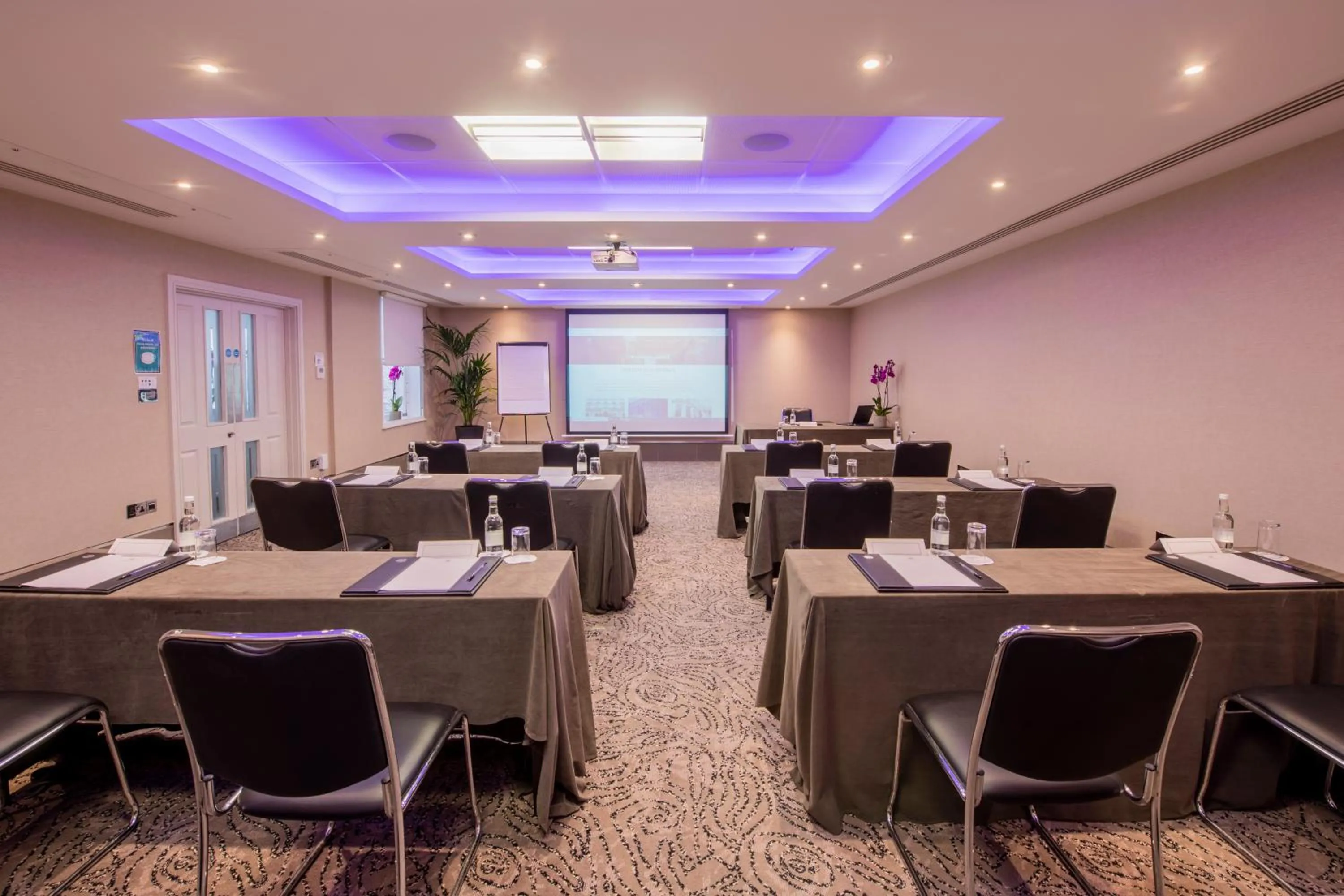 Meeting/conference room in Gem Langham Court Hotel