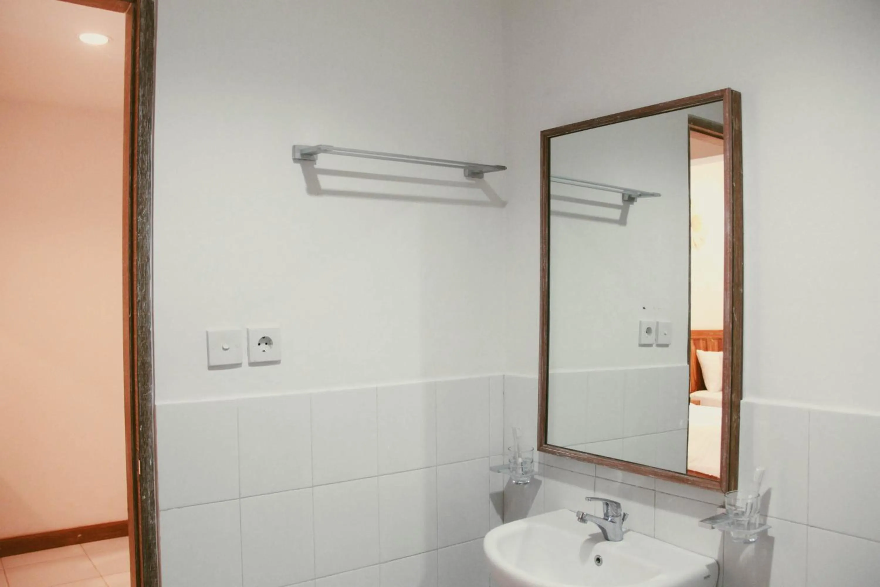 Shower in Lubdhaka Canggu