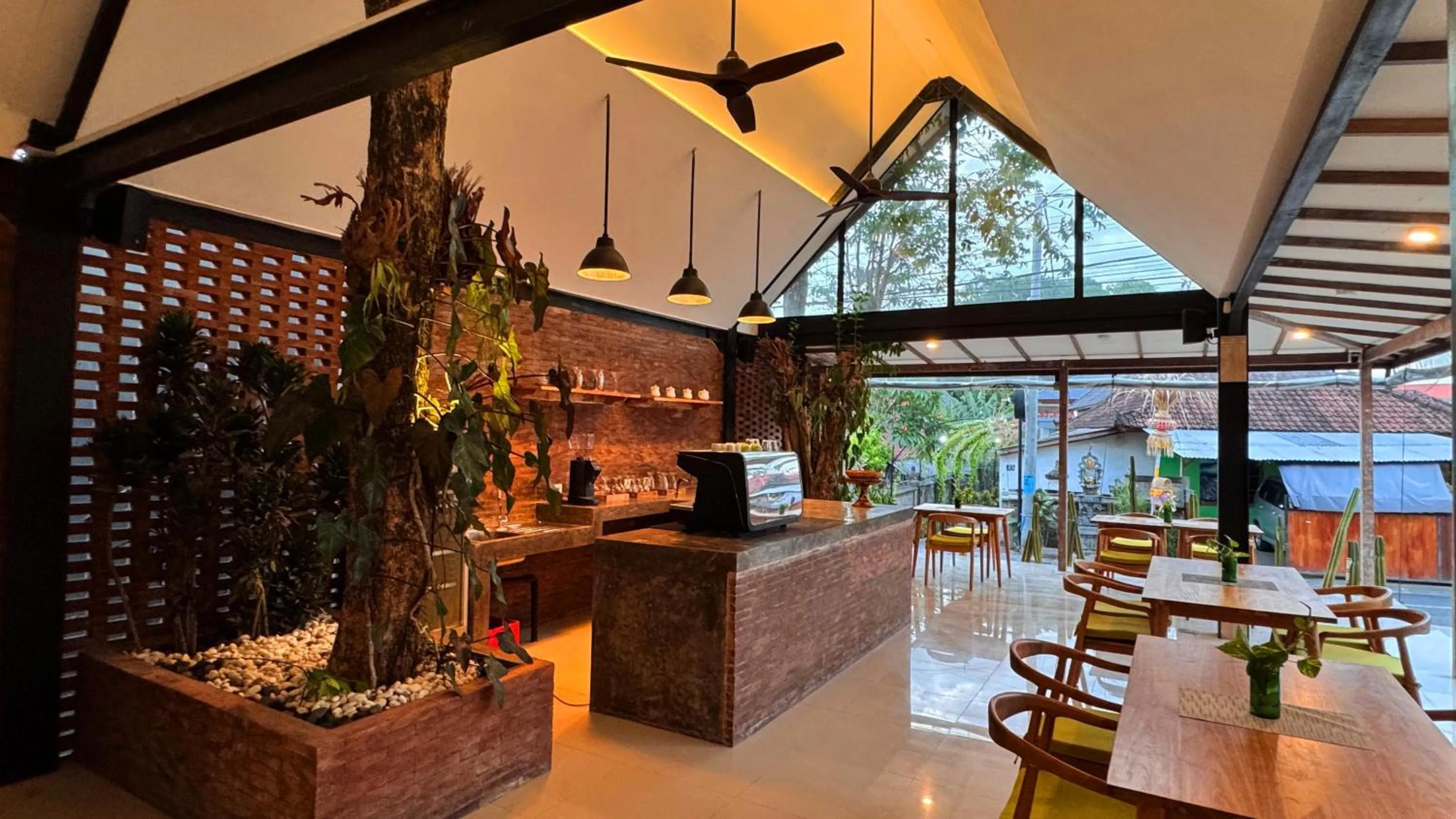 Breakfast in Lubdhaka Canggu