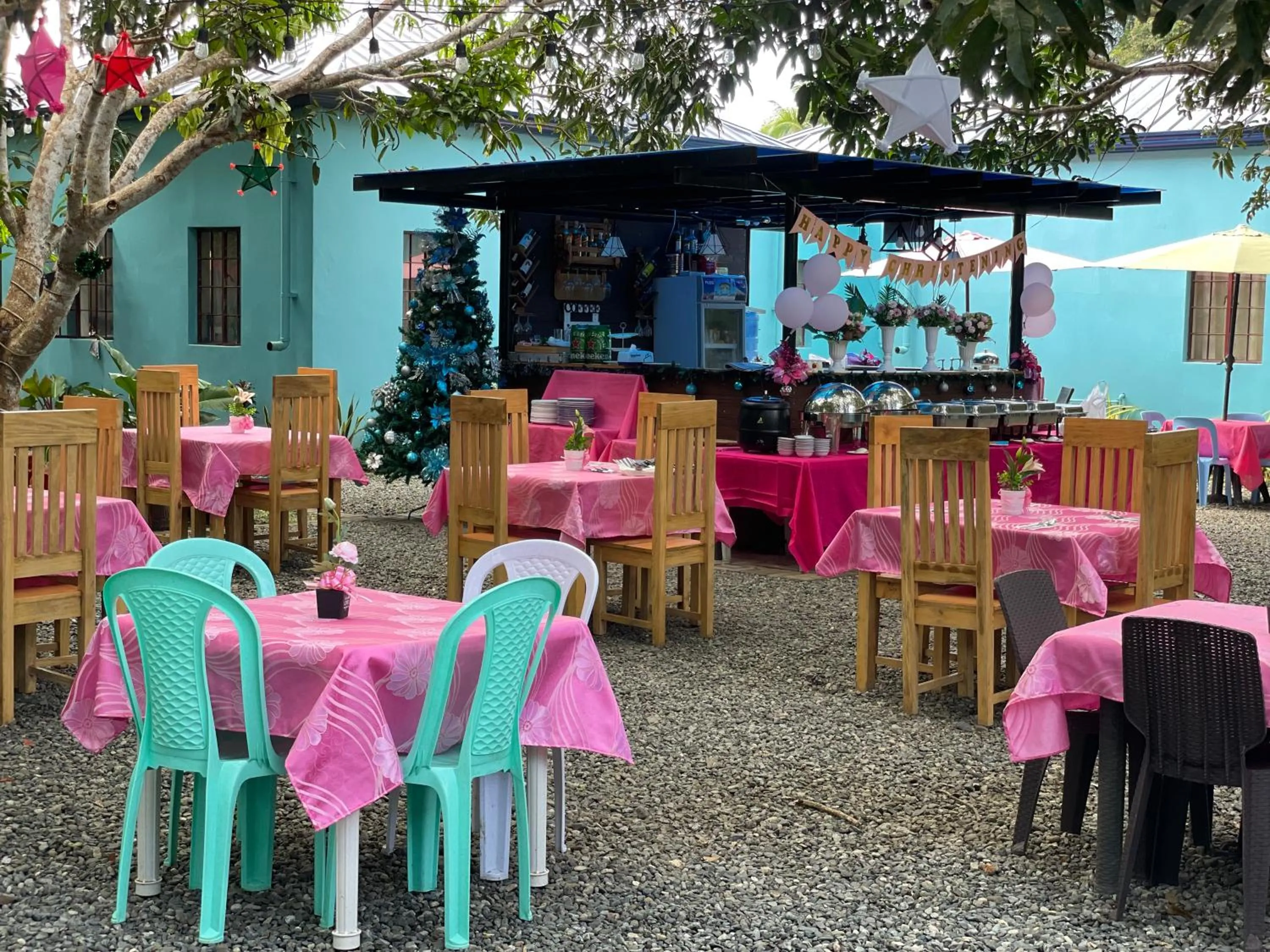 Restaurant/places to eat in Blue Summer Suites & Restaurant