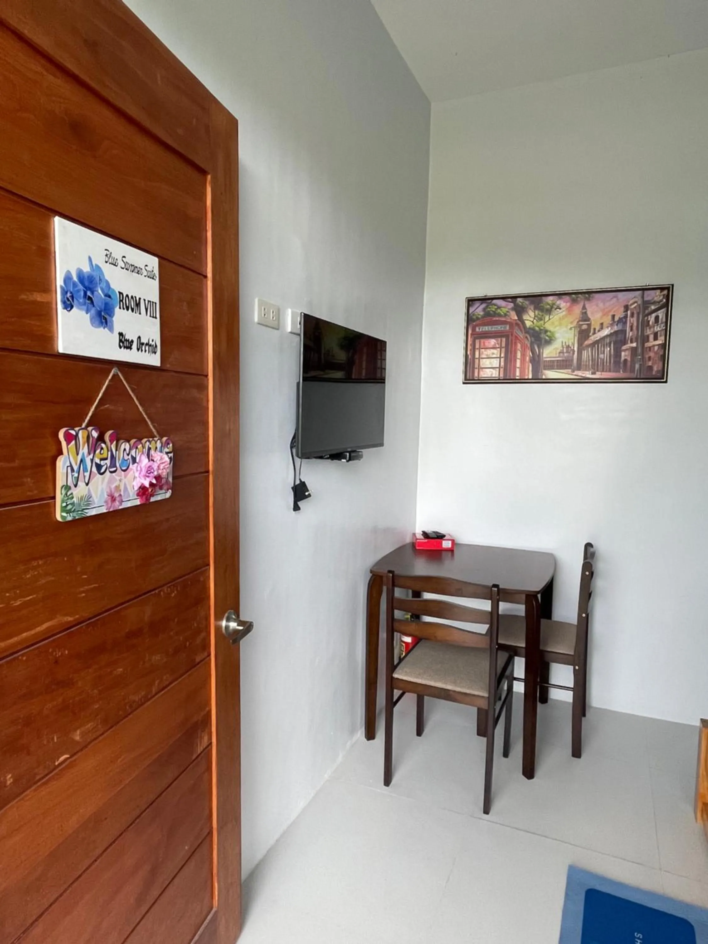 Blue Summer Suites & Restaurant