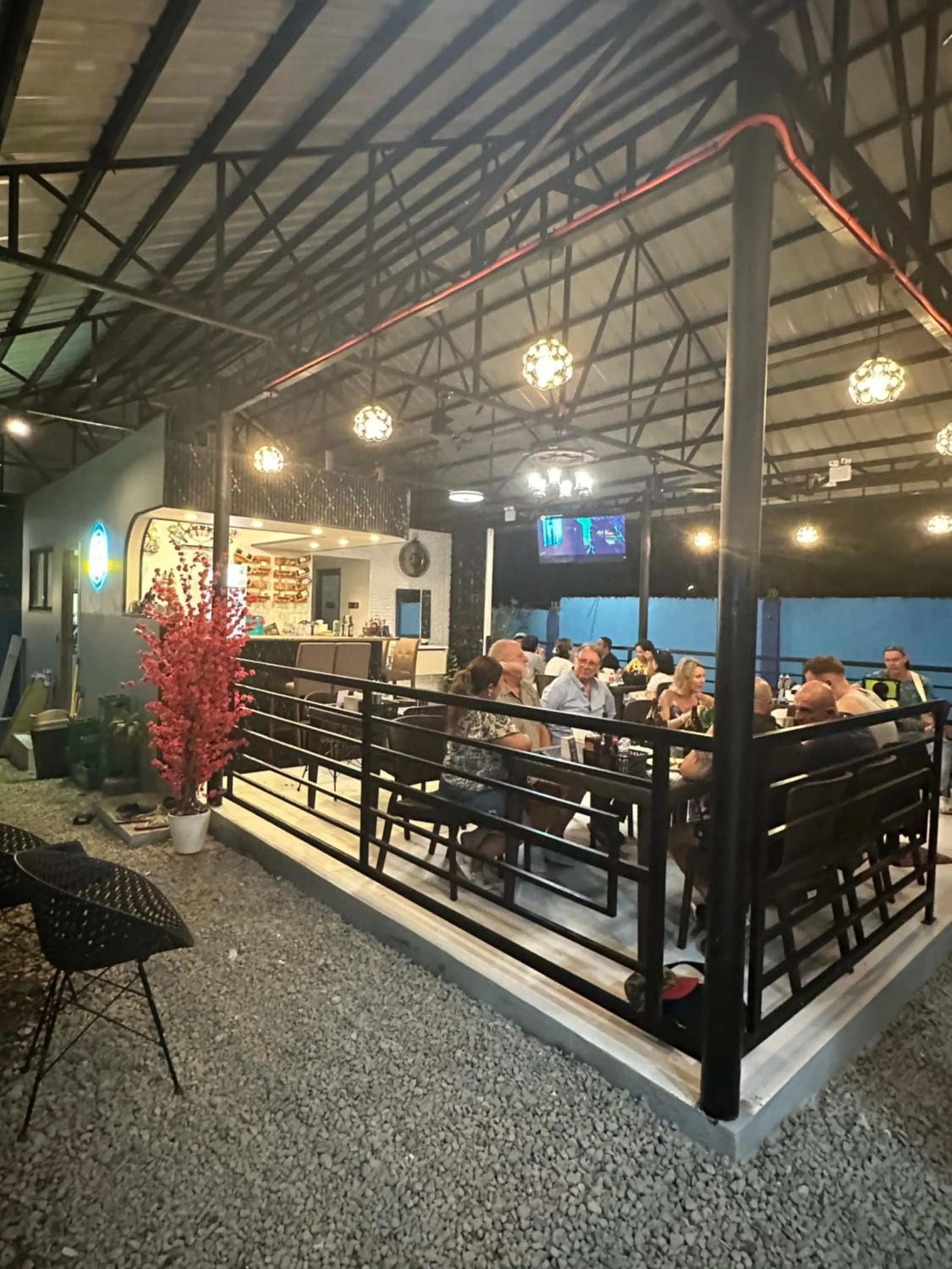 Blue Summer Suites & Restaurant