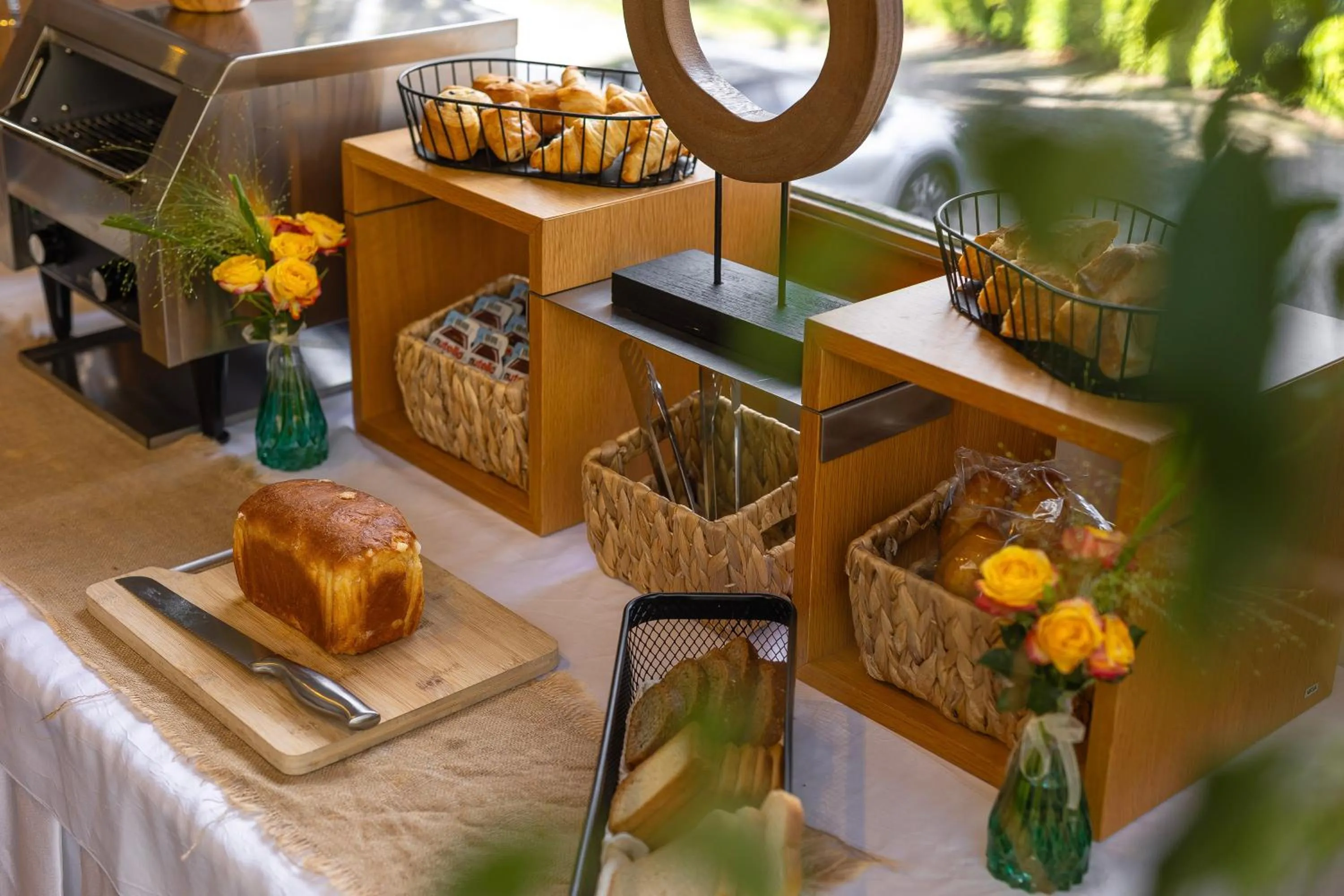 Breakfast in Hôtel les Bergeronnettes