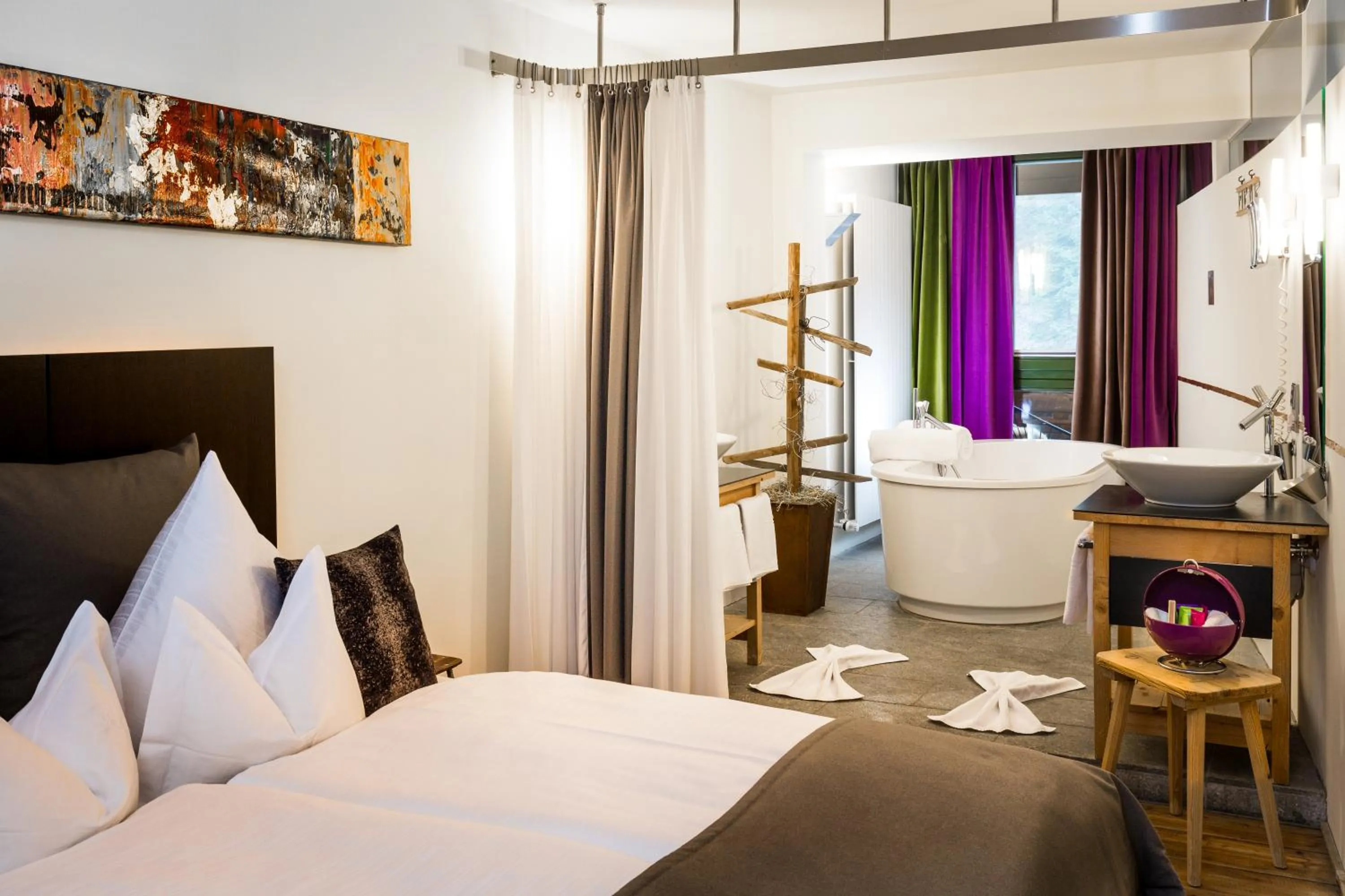 Bed in Raffl's St. Antoner Hof