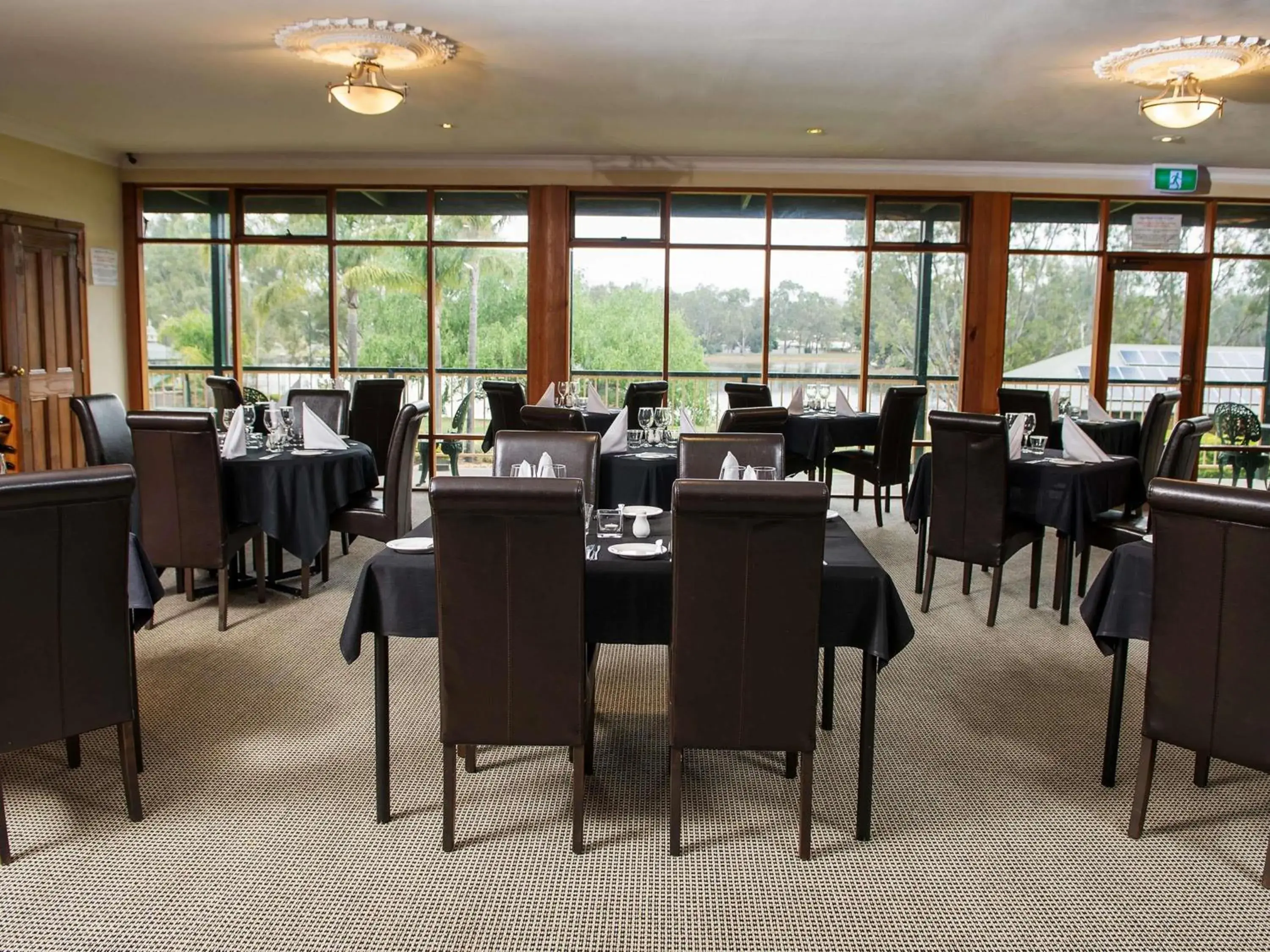 Restaurant/places to eat in Clare Country Club Restaurant/places to eat in Clare Country Club