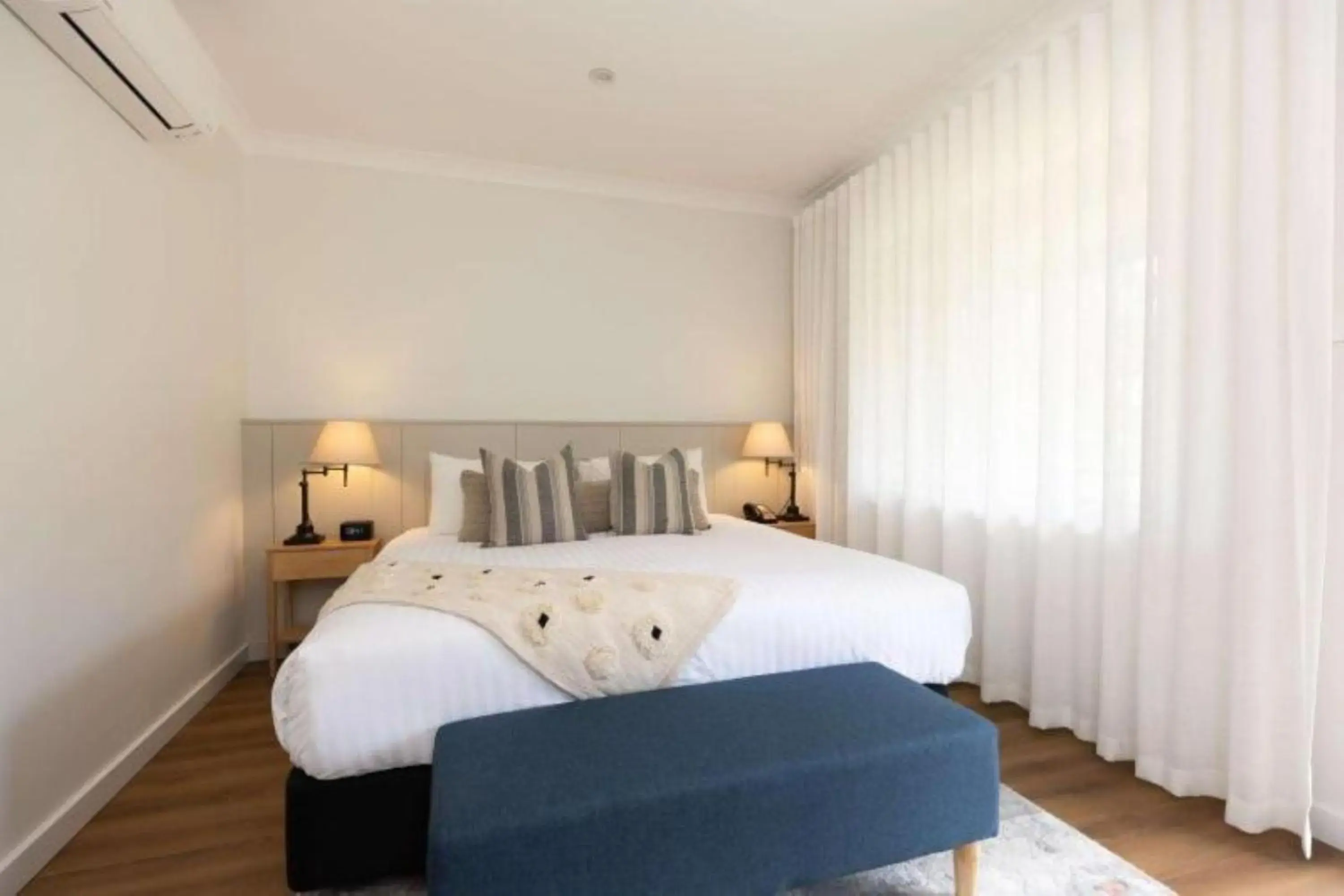 Bedroom, Bed in Clare Country Club Bedroom, Bed in Clare Country Club