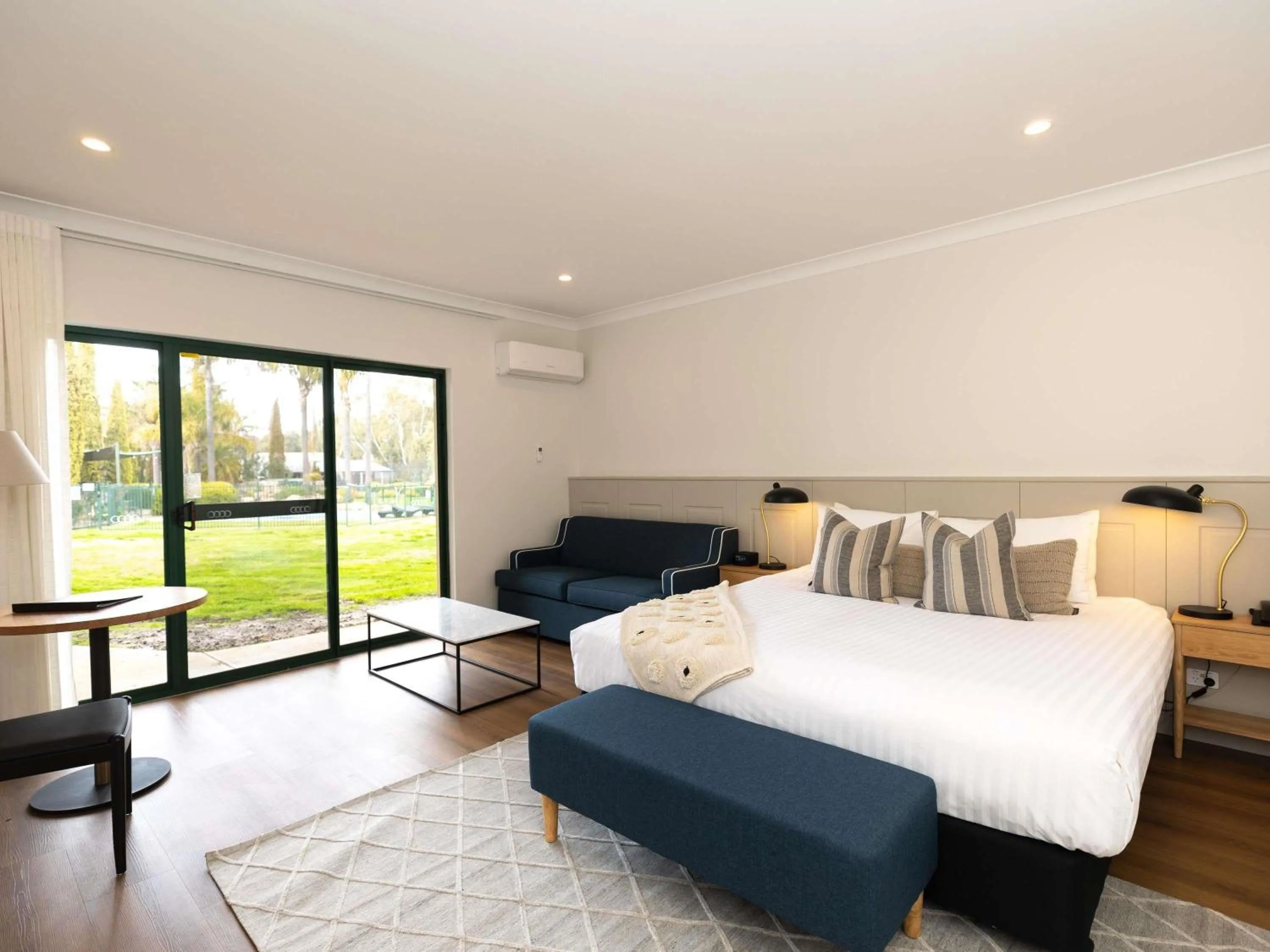 Bedroom, Bed in Clare Country Club