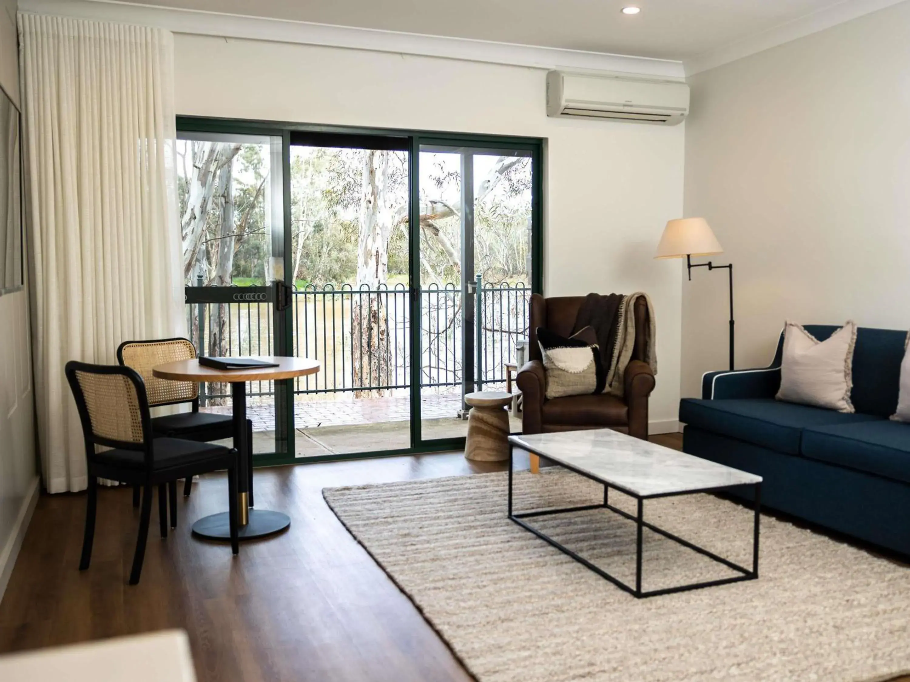 Bedroom in Clare Country Club Bedroom in Clare Country Club