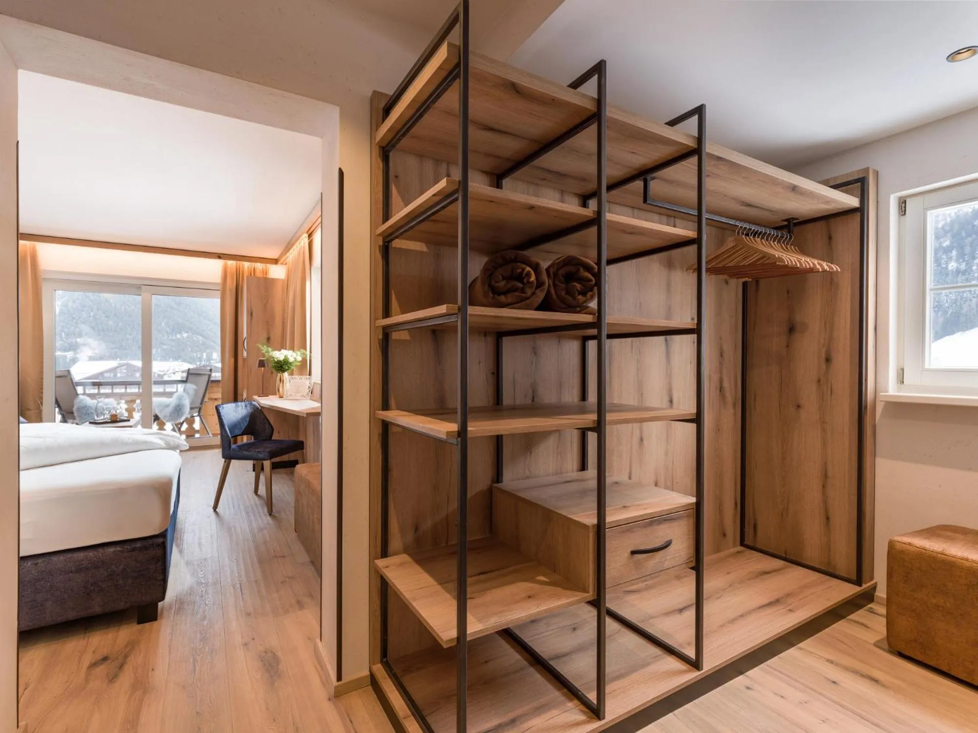 Photo of the whole room, Bed in Liebes Caroline 4-Sterne-Hotel