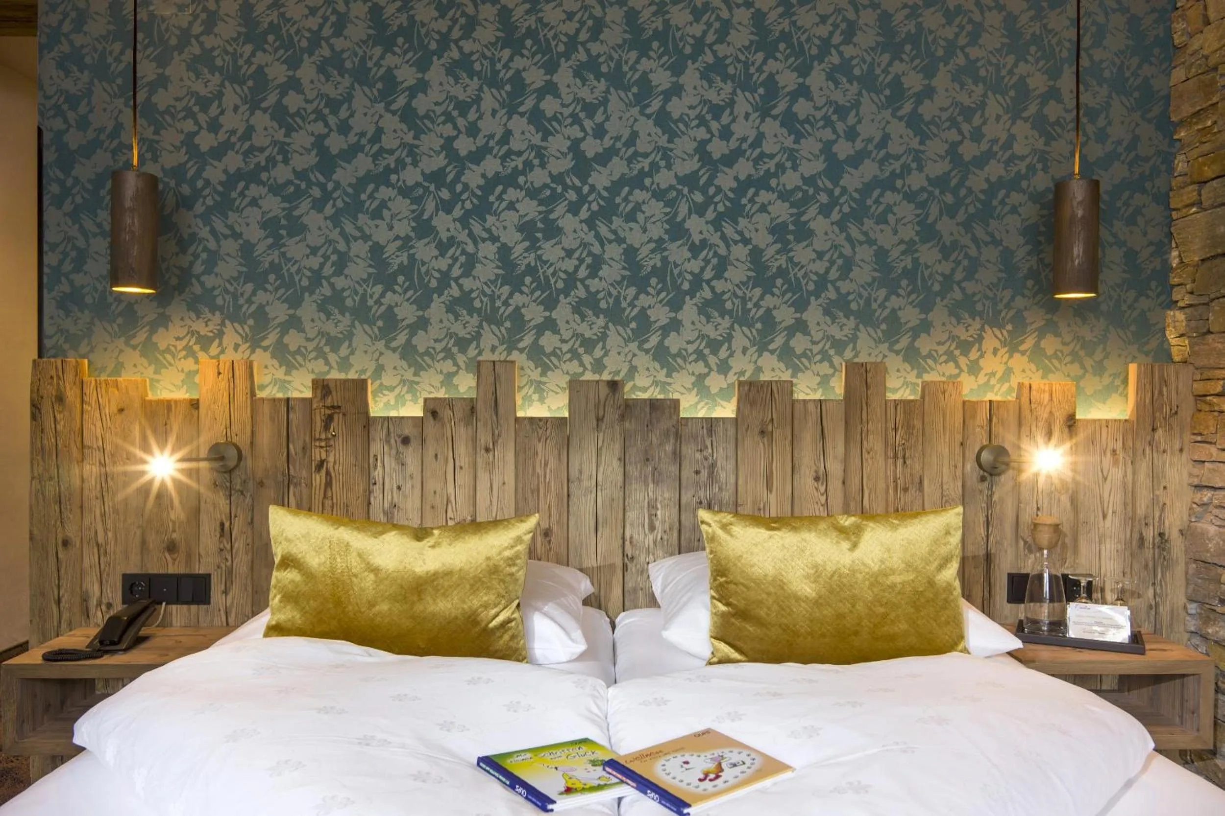 Bed in Liebes Caroline 4-Sterne-Hotel