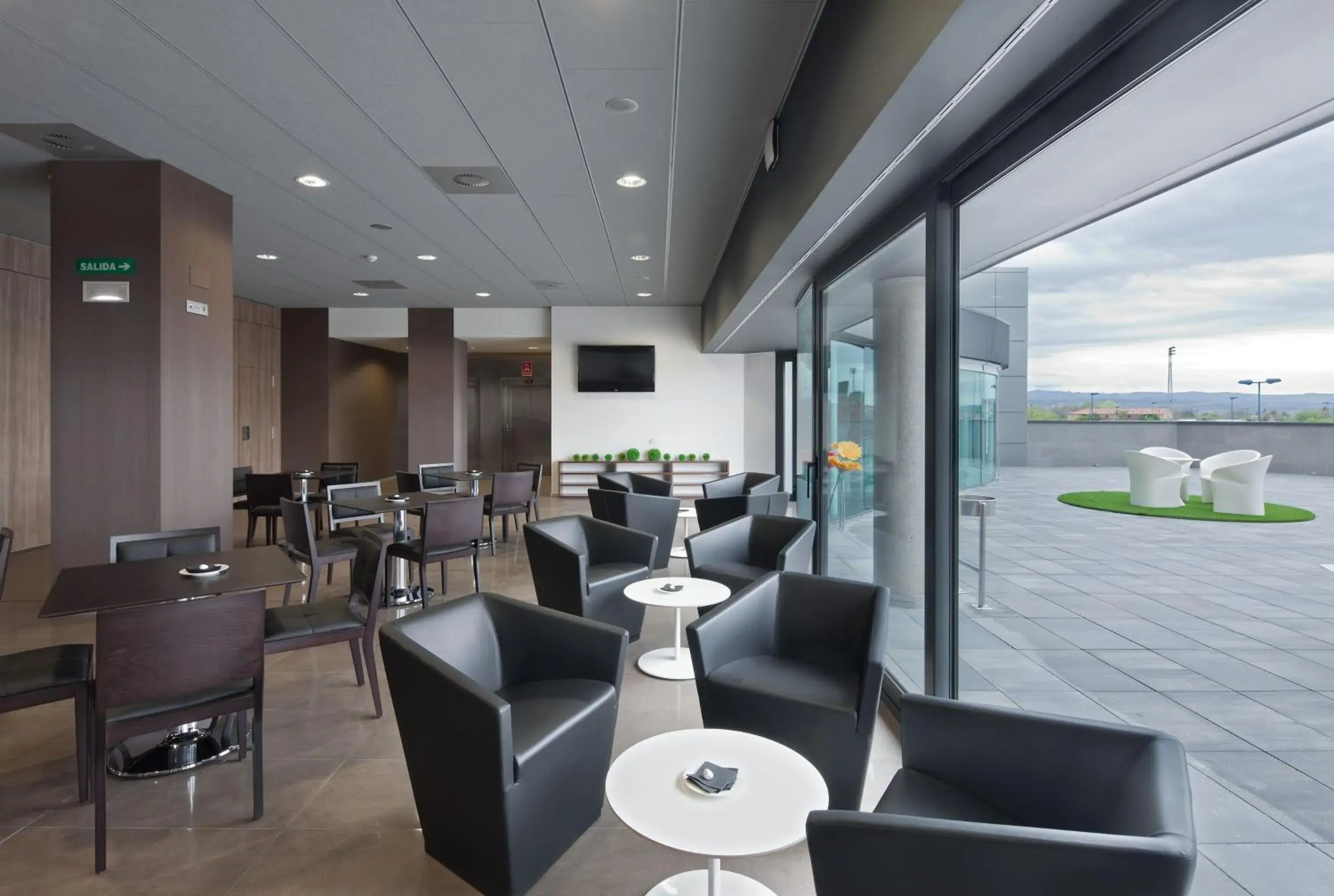 Lounge or bar in Sercotel Hola Tafalla Lounge or bar in Sercotel Hola Tafalla