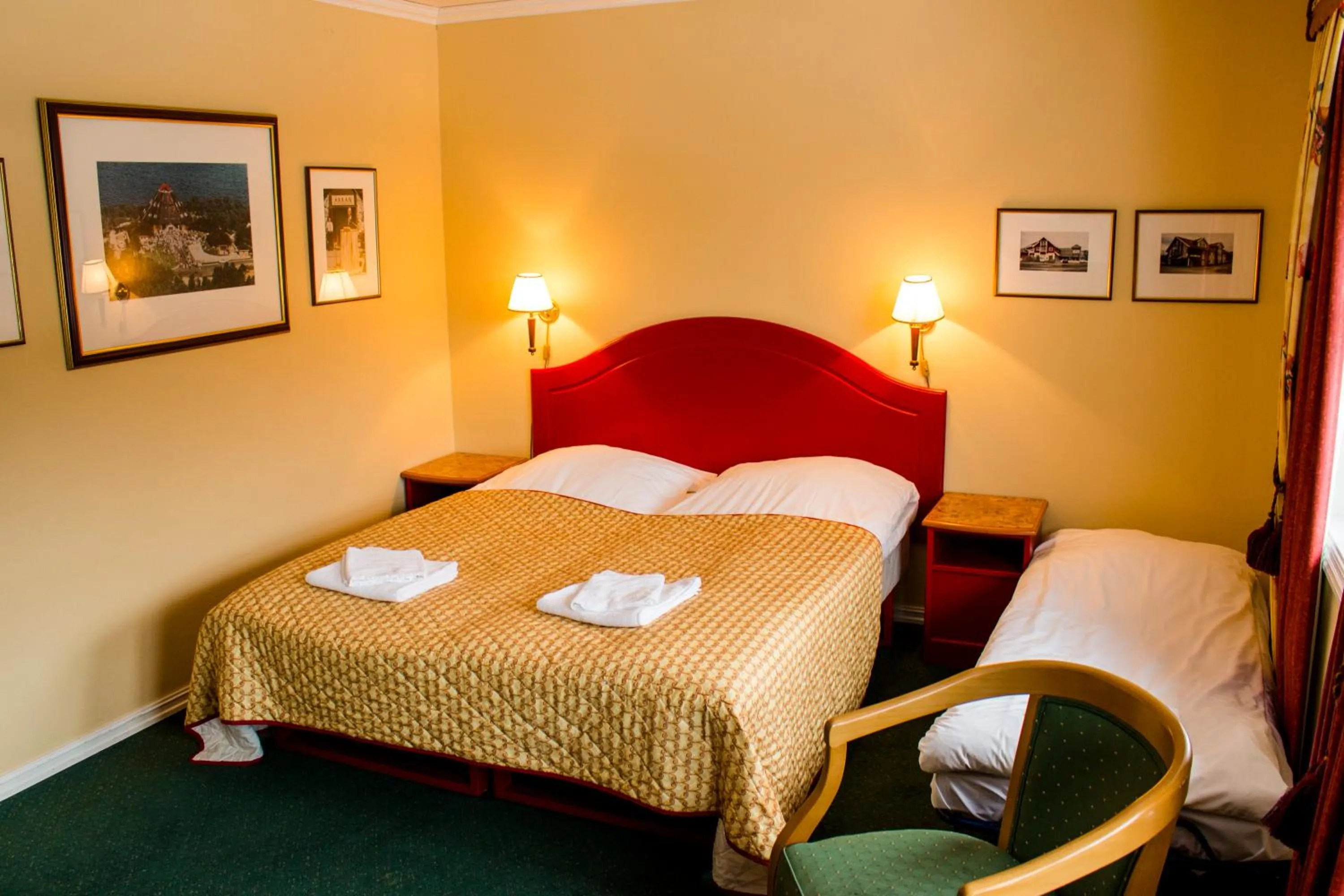 Spring, Bed in Tysfjord Hotel